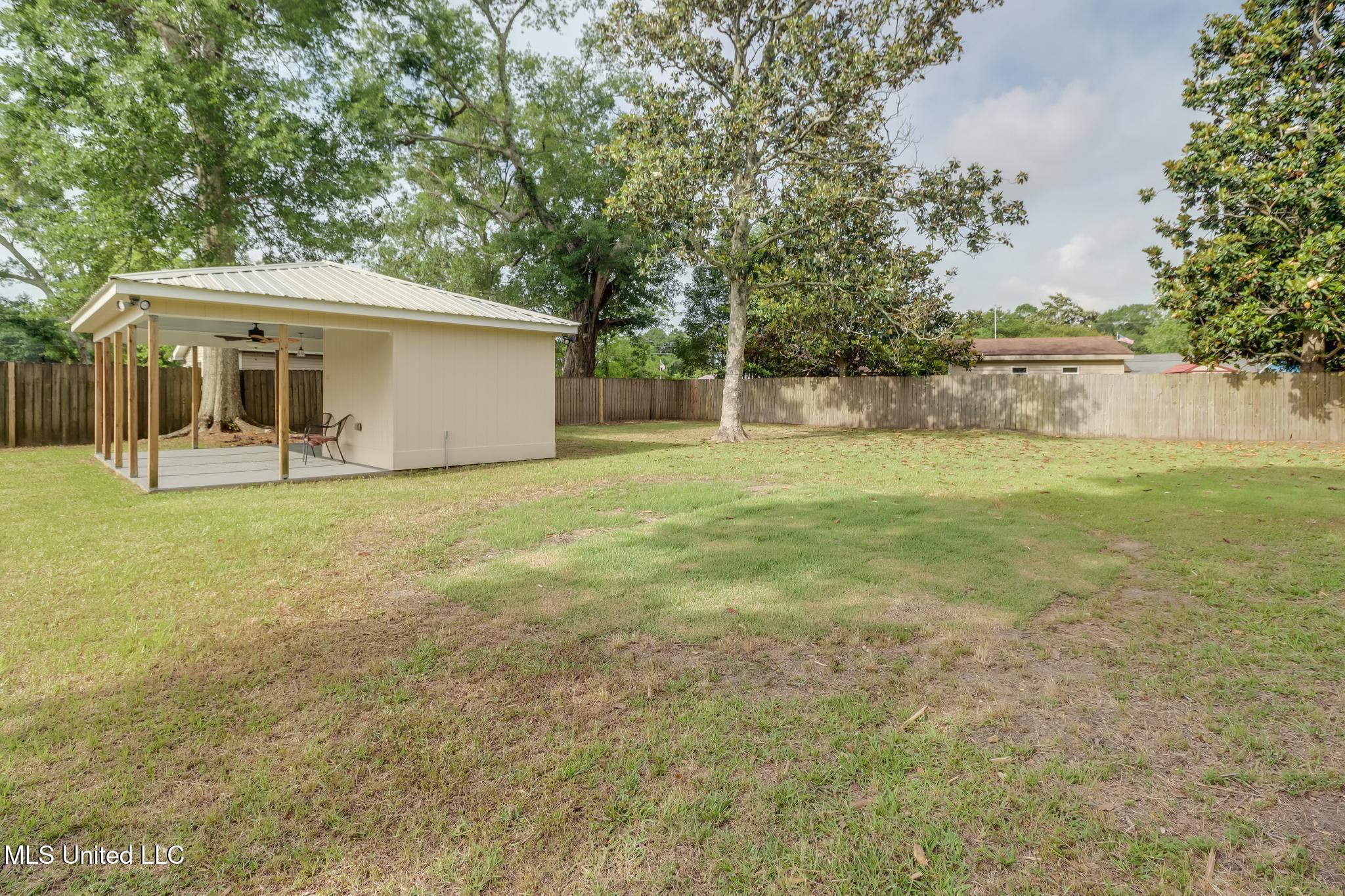 328 Seal Avenue Property Photo 22