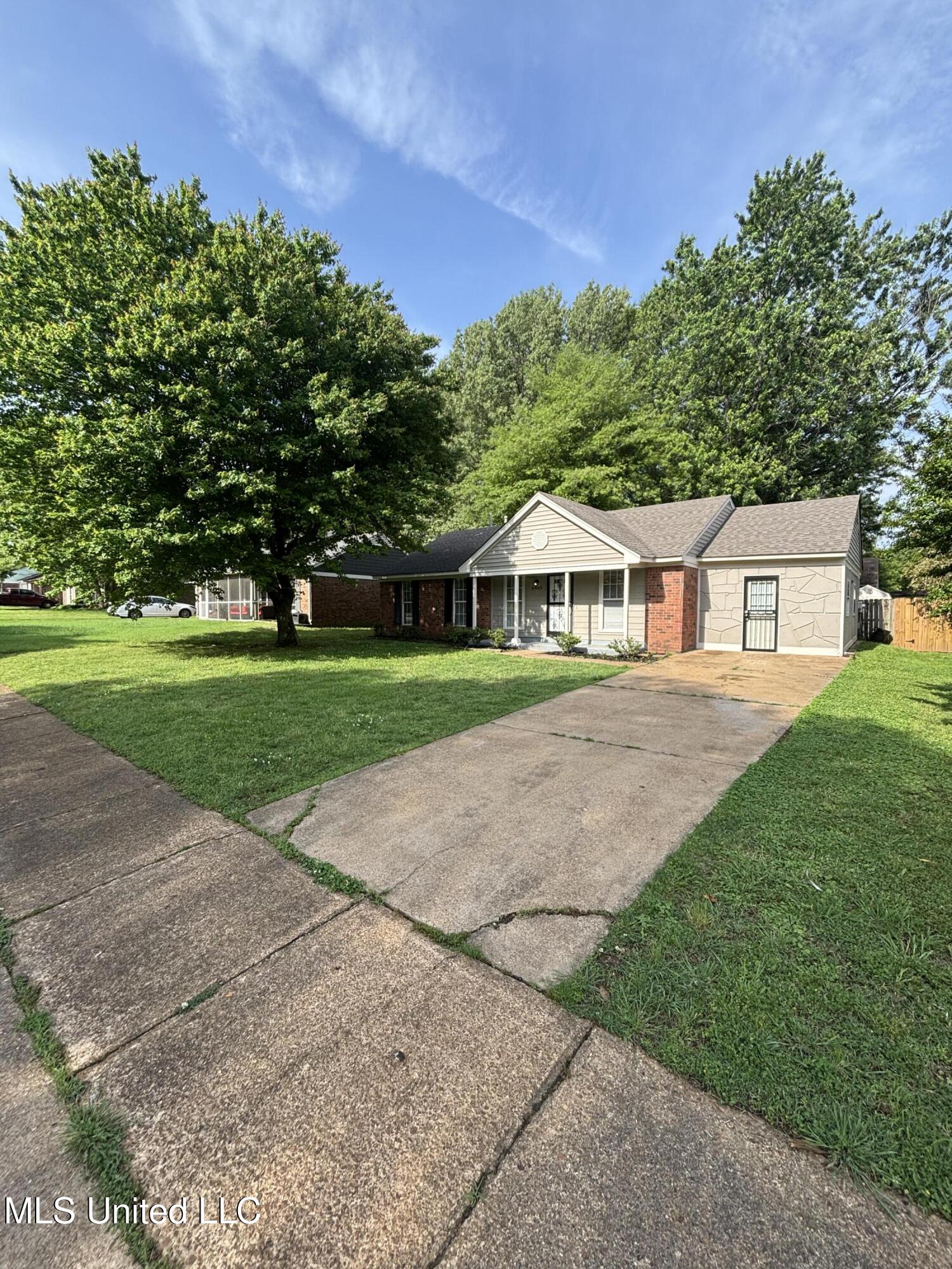 6405 Collinwood Road Property Photo 2