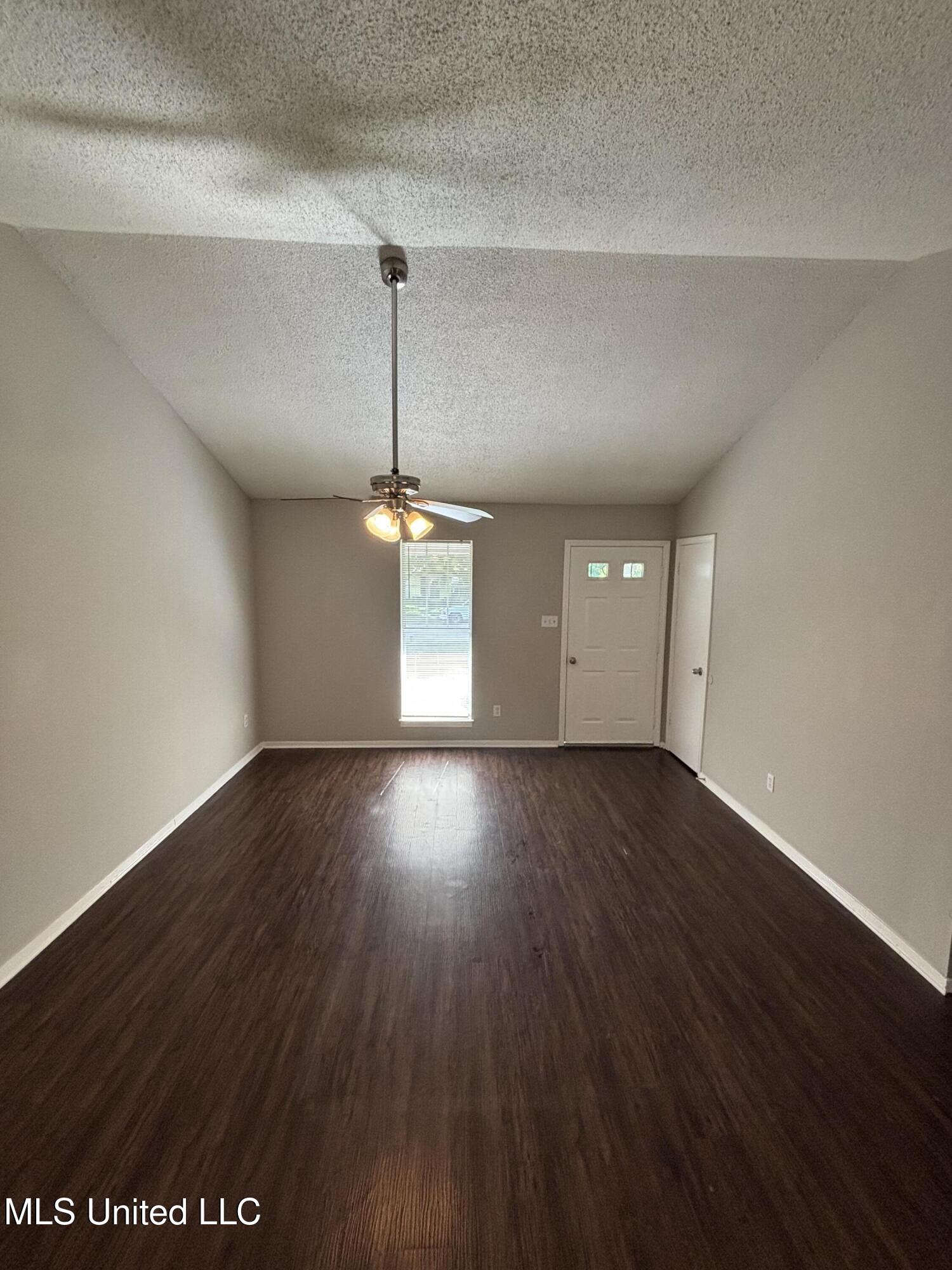 6405 Collinwood Road Property Photo 9