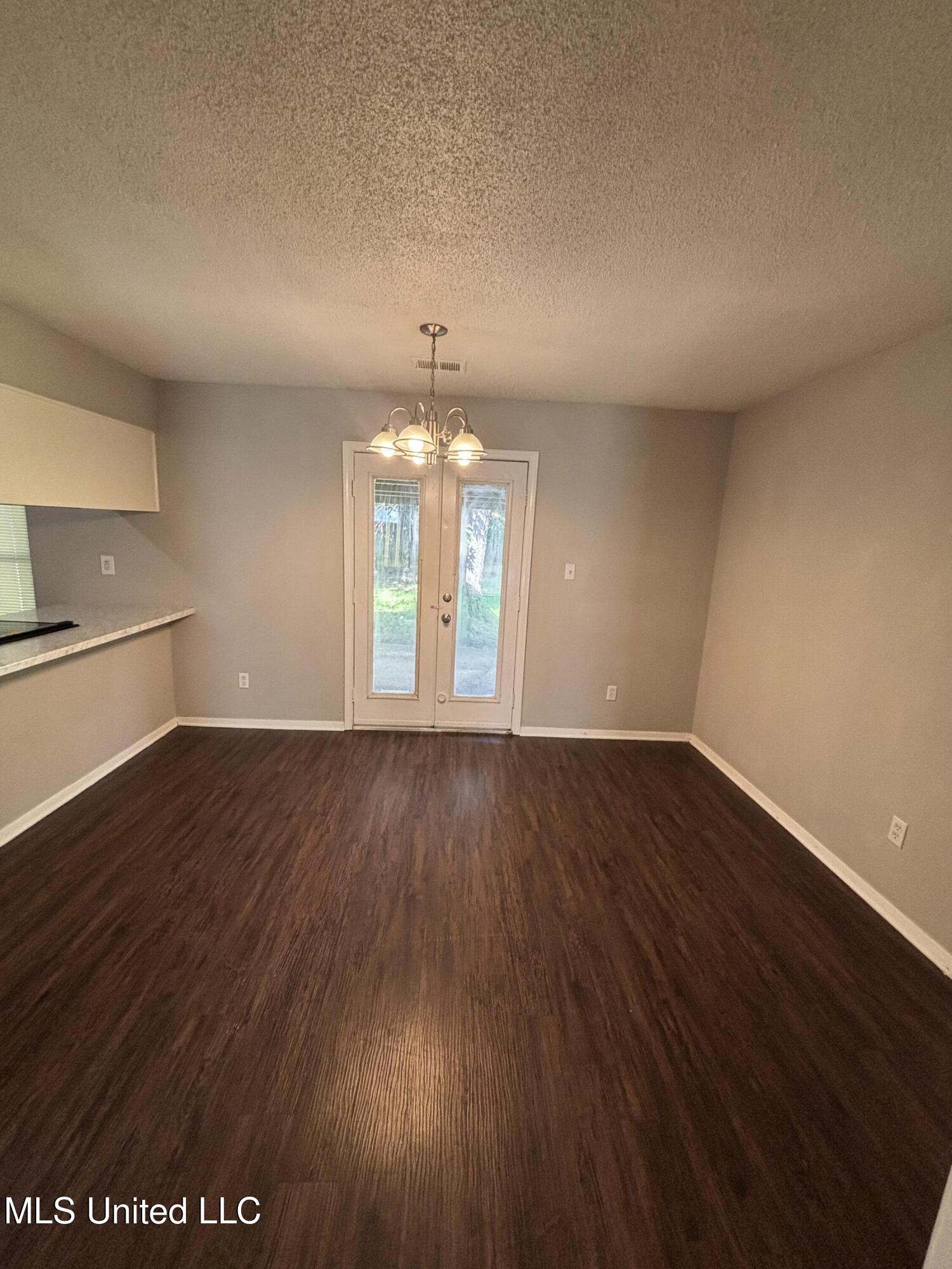 6405 Collinwood Road Property Photo 13