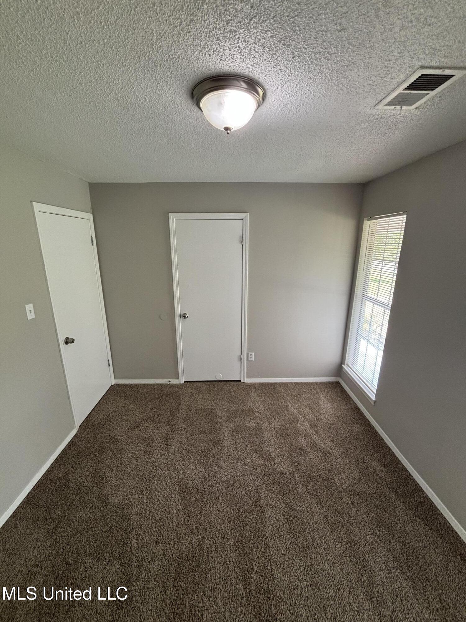 6405 Collinwood Road Property Photo 18