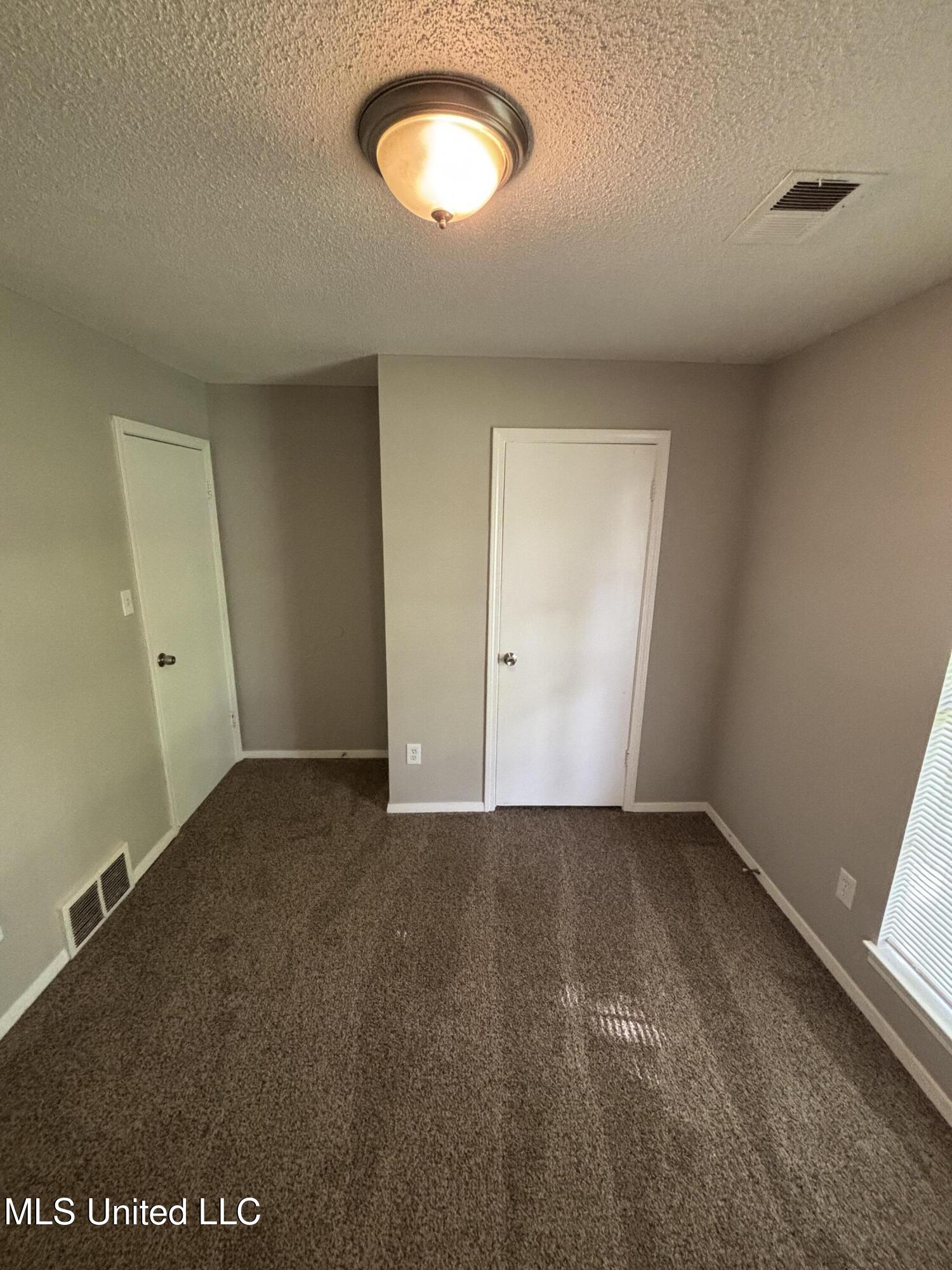 6405 Collinwood Road Property Photo 27