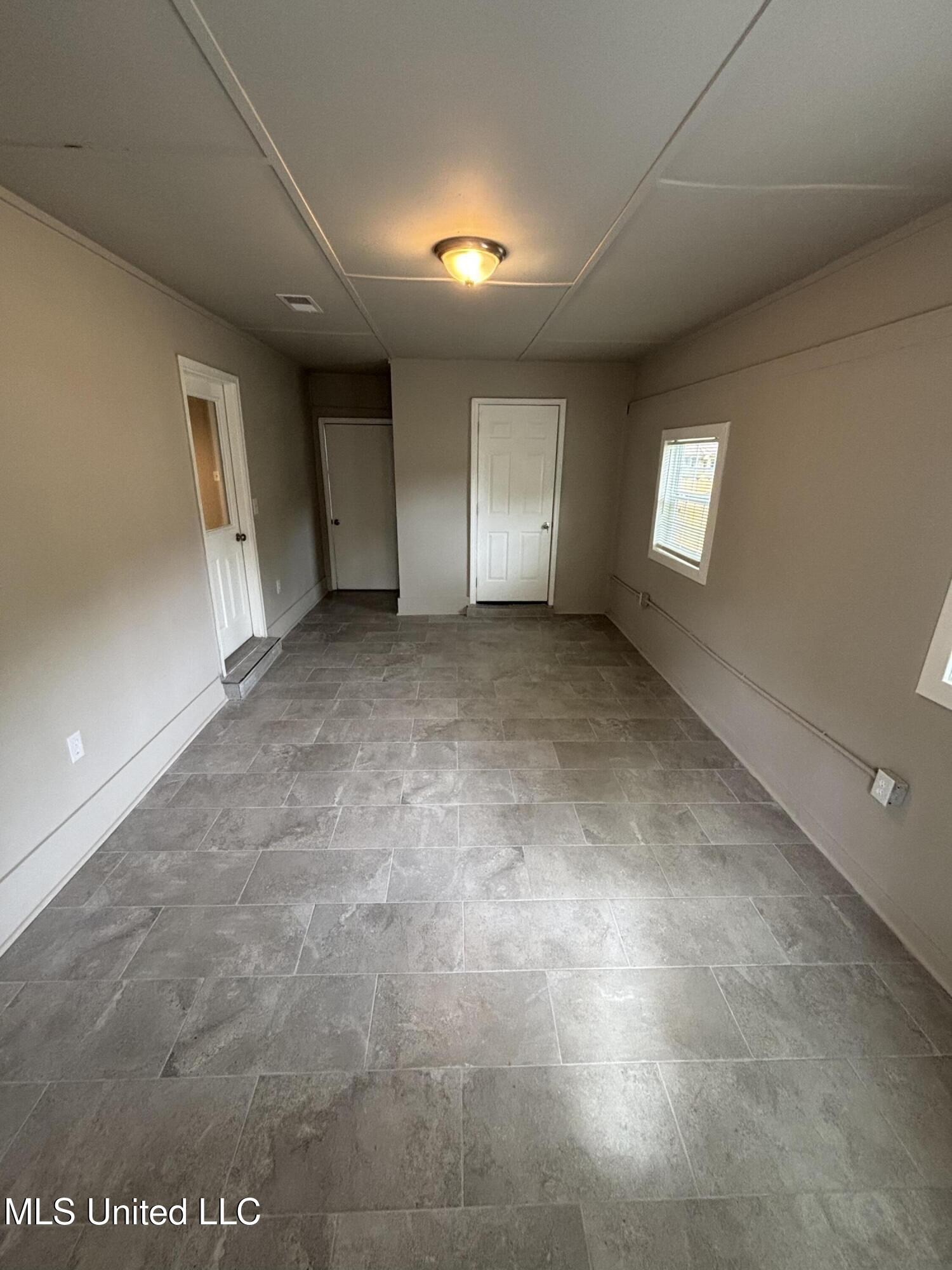 6405 Collinwood Road Property Photo 29