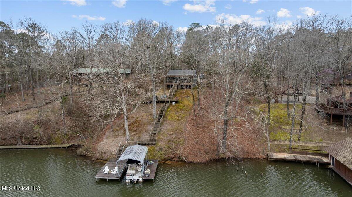 202 Lake Shore Drive Property Photo 1