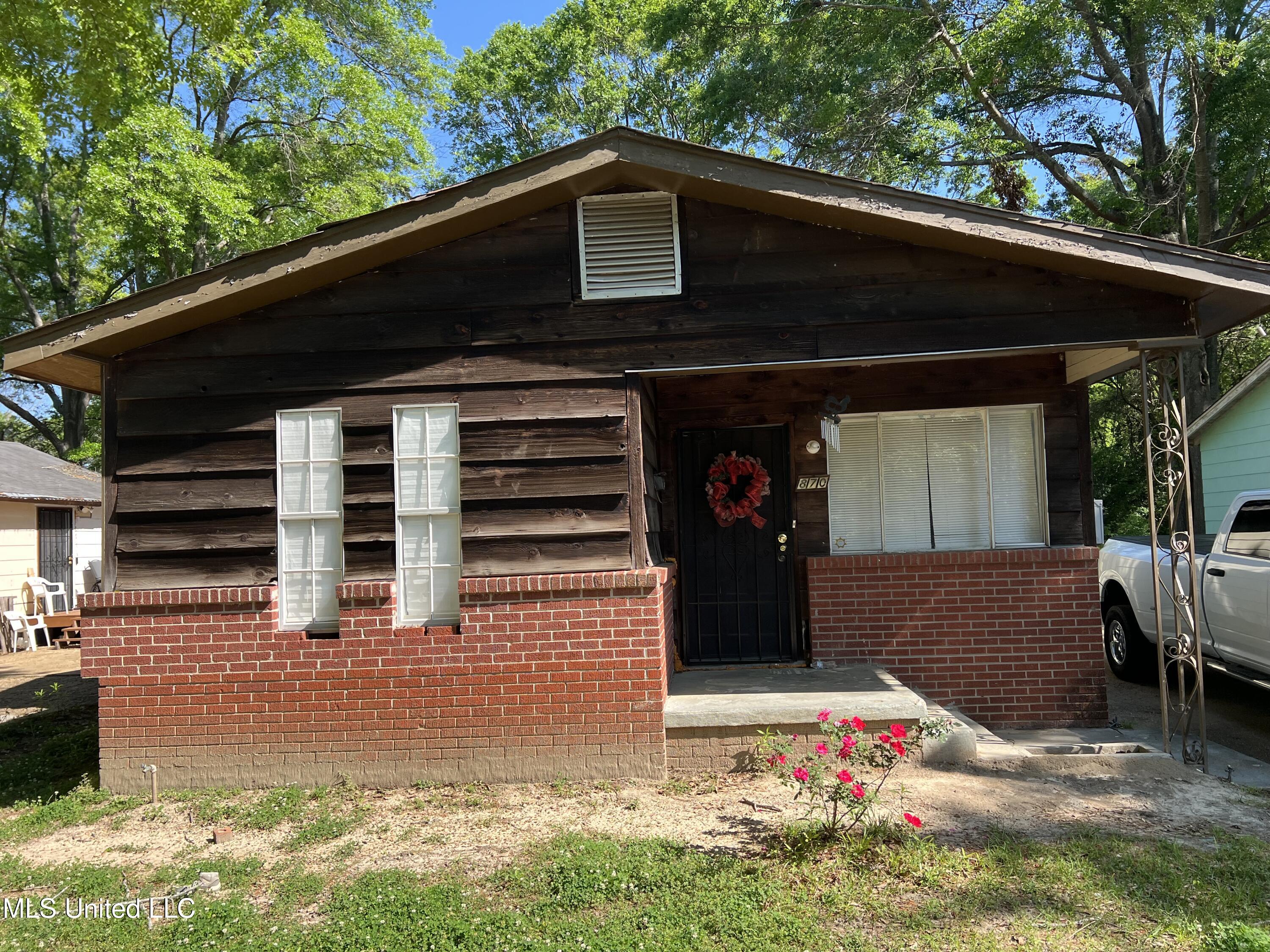 870 Crawford Street Property Photo 1