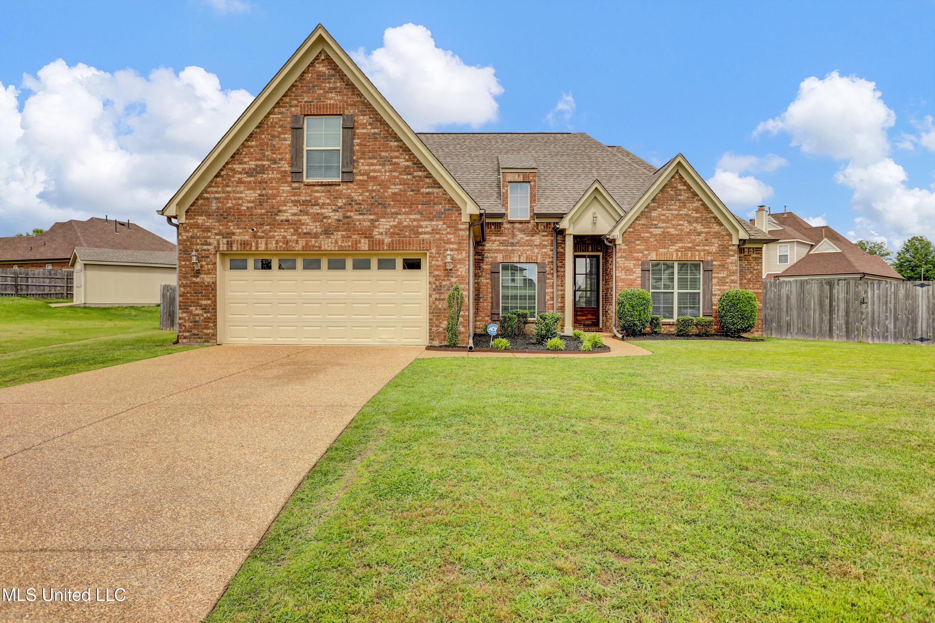 4813 Rosepetal Cove Property Photo 1