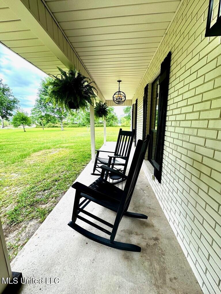 3099 Longfellow Drive Property Photo 2