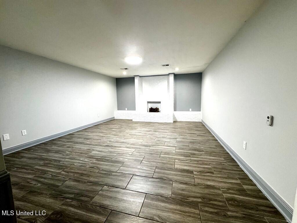 3099 Longfellow Drive Property Photo 6