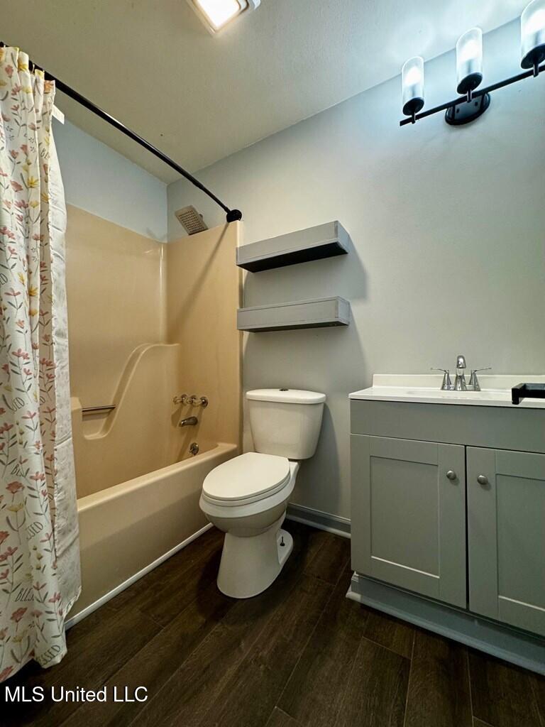 3099 Longfellow Drive Property Photo 14