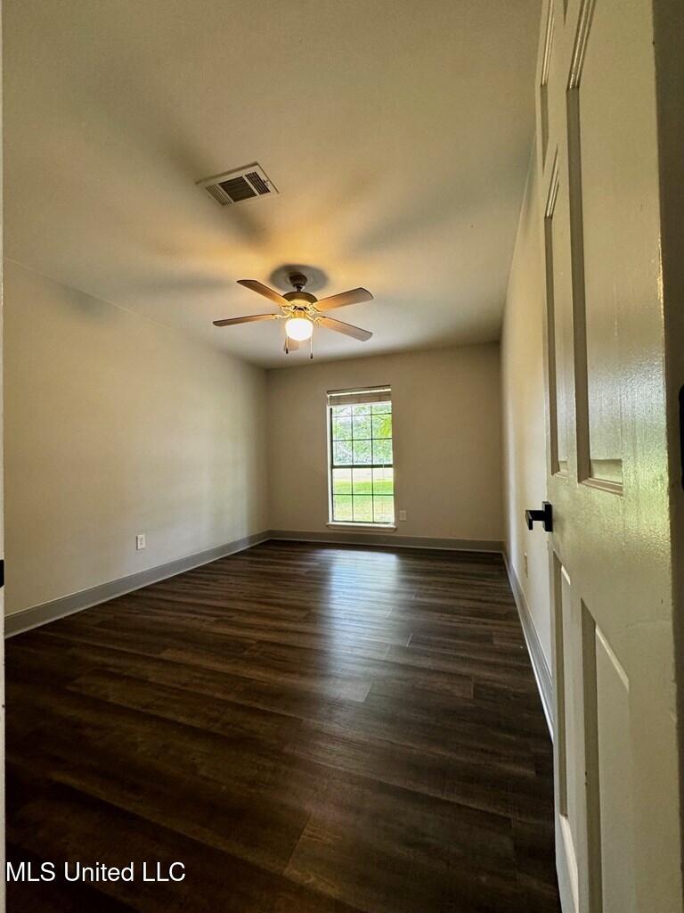 3099 Longfellow Drive Property Photo 15