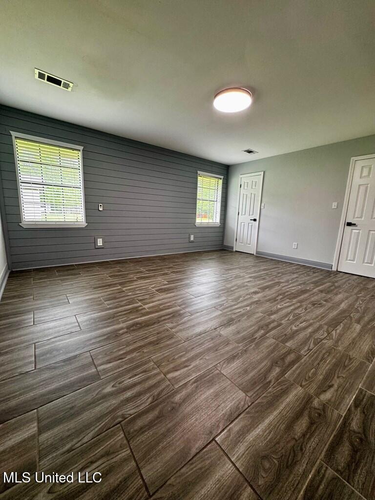 3099 Longfellow Drive Property Photo 17