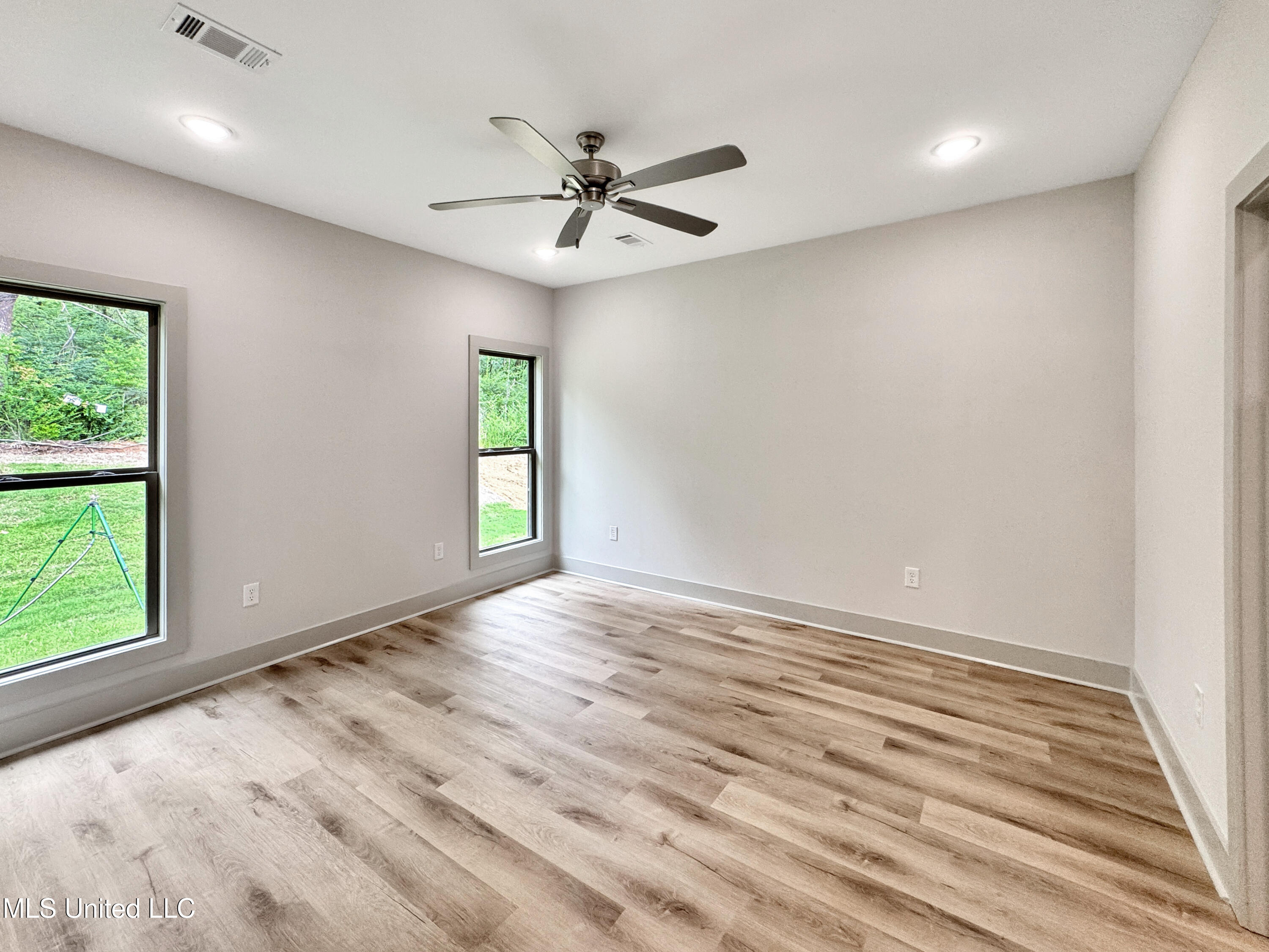 747 Magnolia Point Circle Property Photo 13