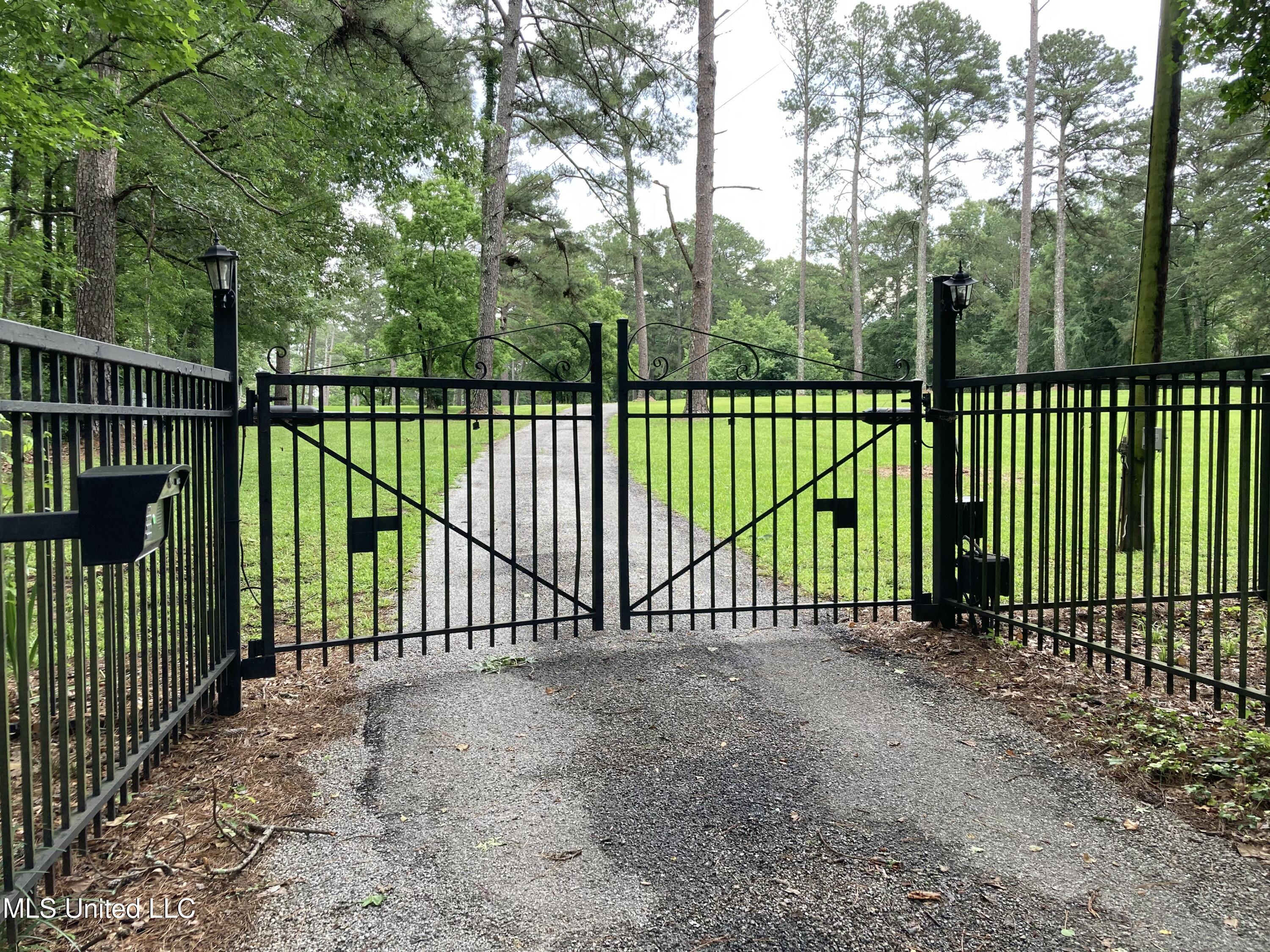 3830 Forest Hill Road Property Photo 6