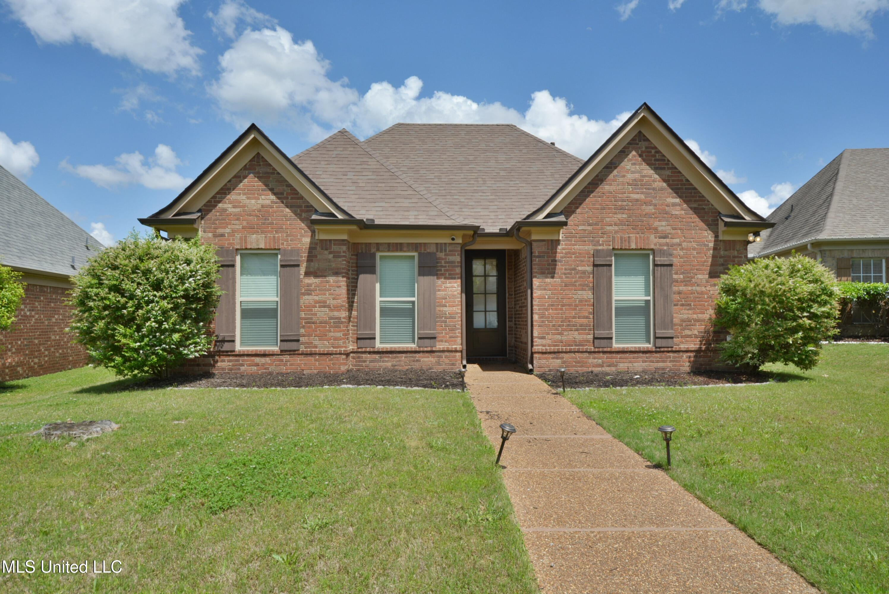 5798 E Bedford Loop Property Photo 1