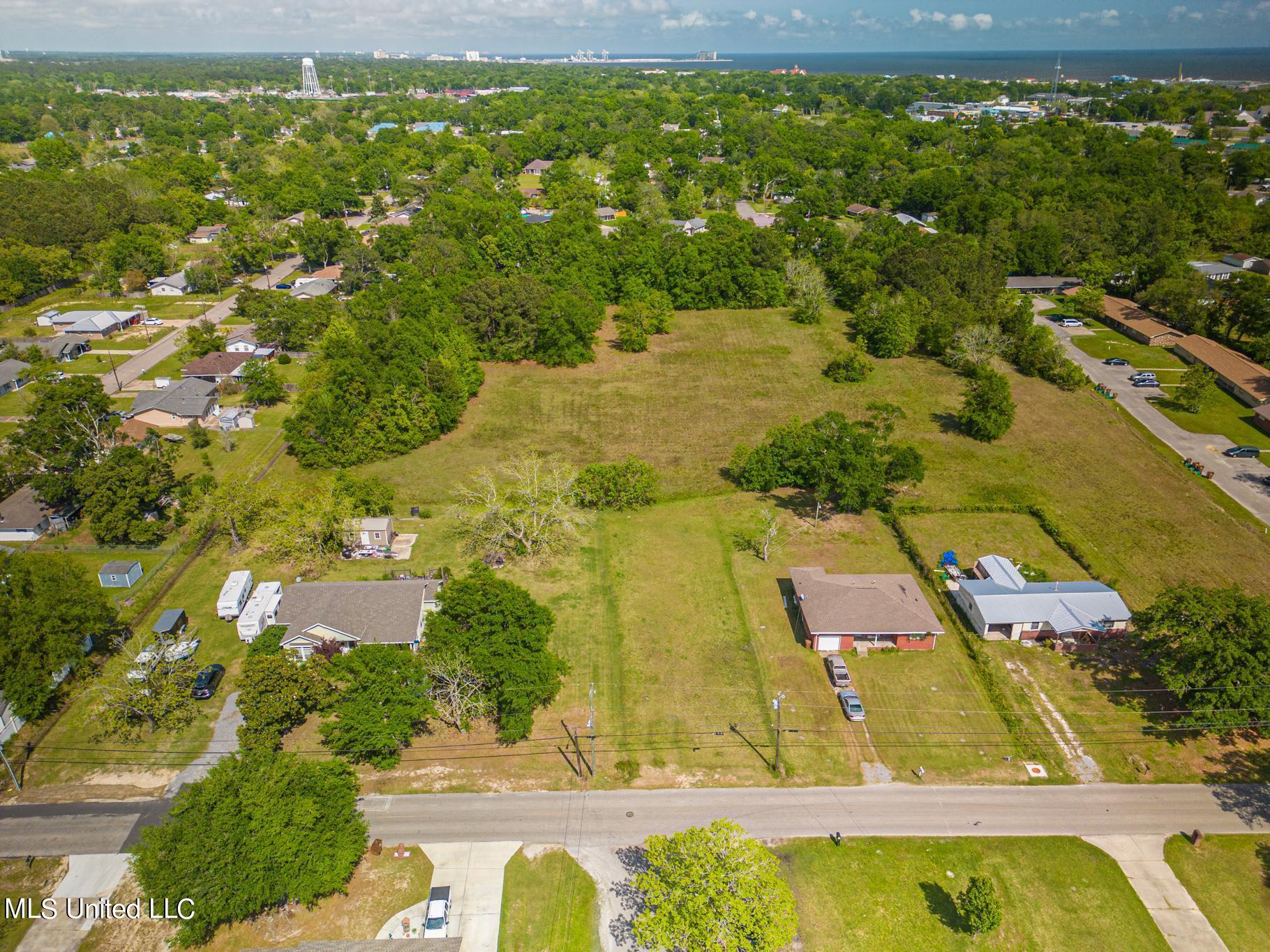 Alexander Avenue Property Photo 2