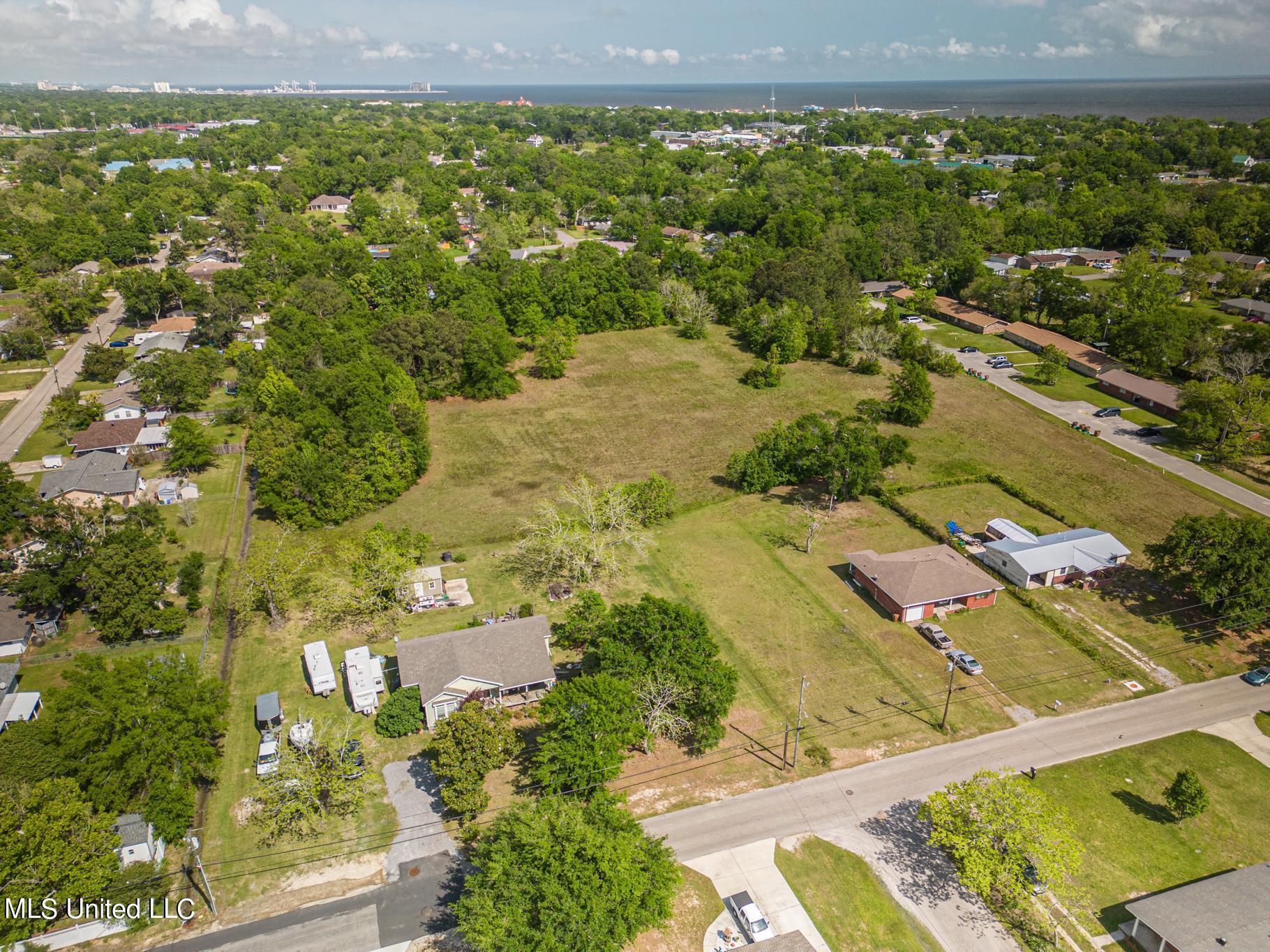 Alexander Avenue Property Photo 4