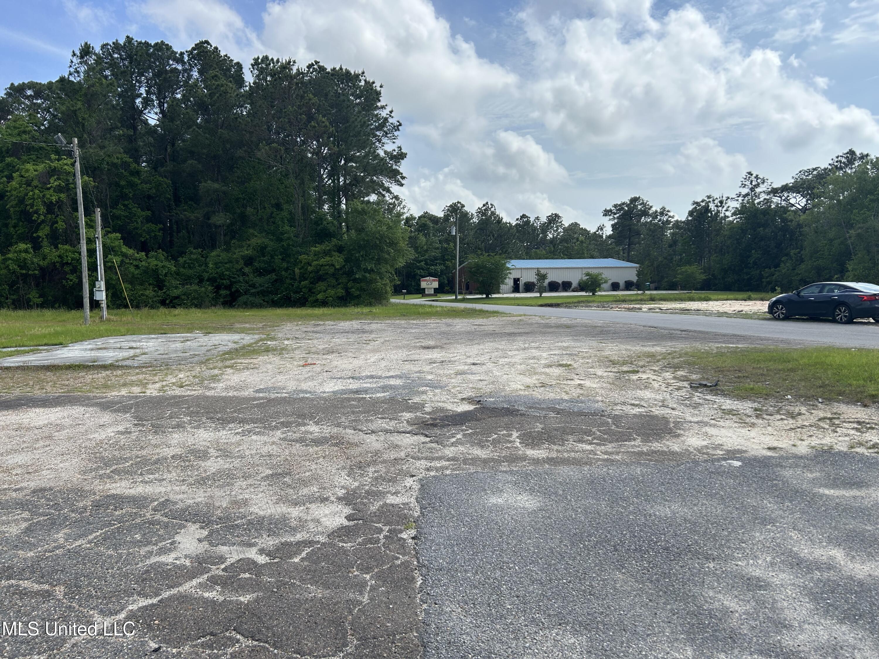 1917 Highway 90 Property Photo 7