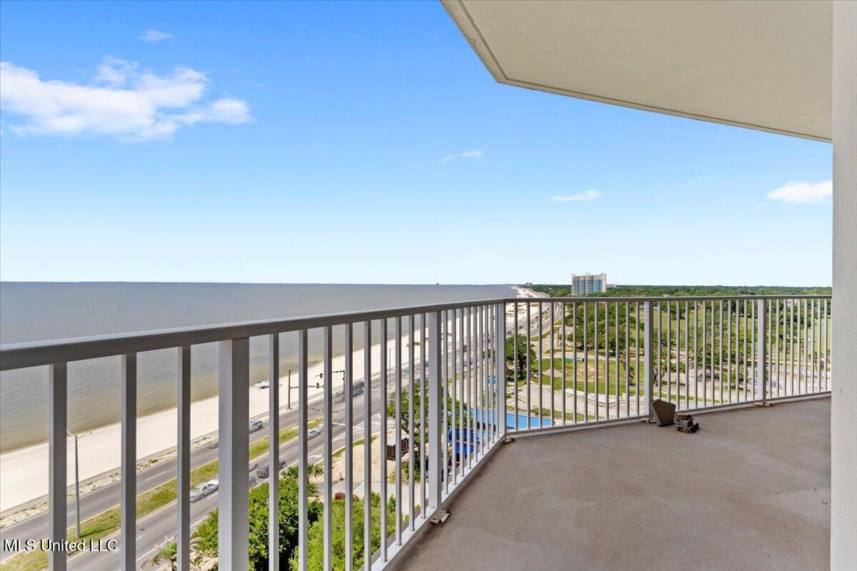 2668 Beach Boulevard Property Photo 27