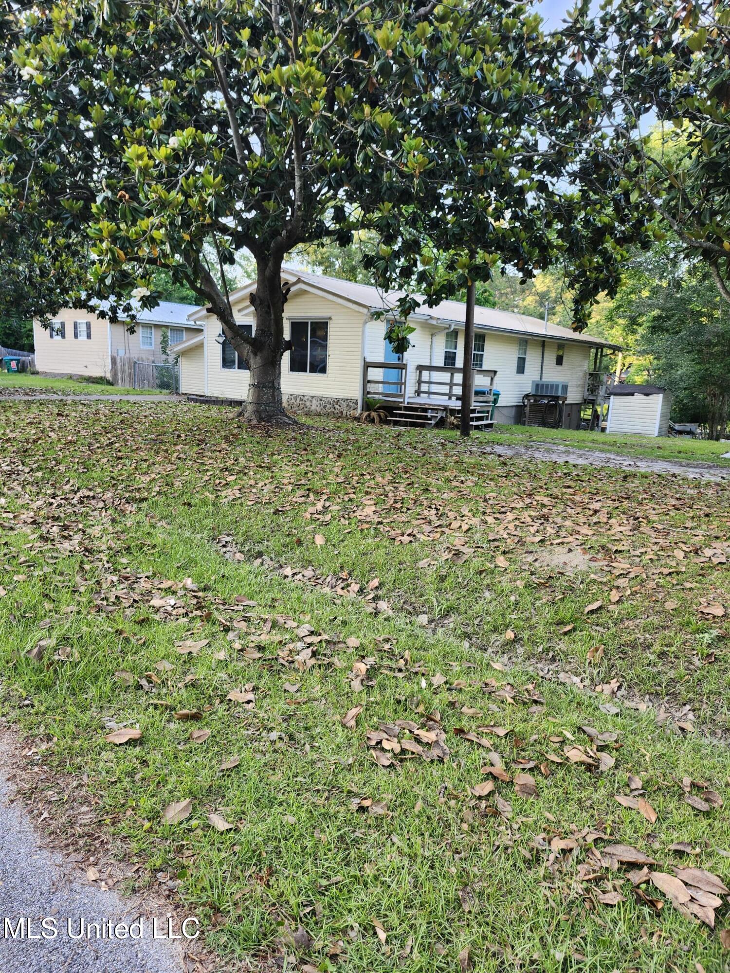 2512 Bahama Drive Property Photo 3