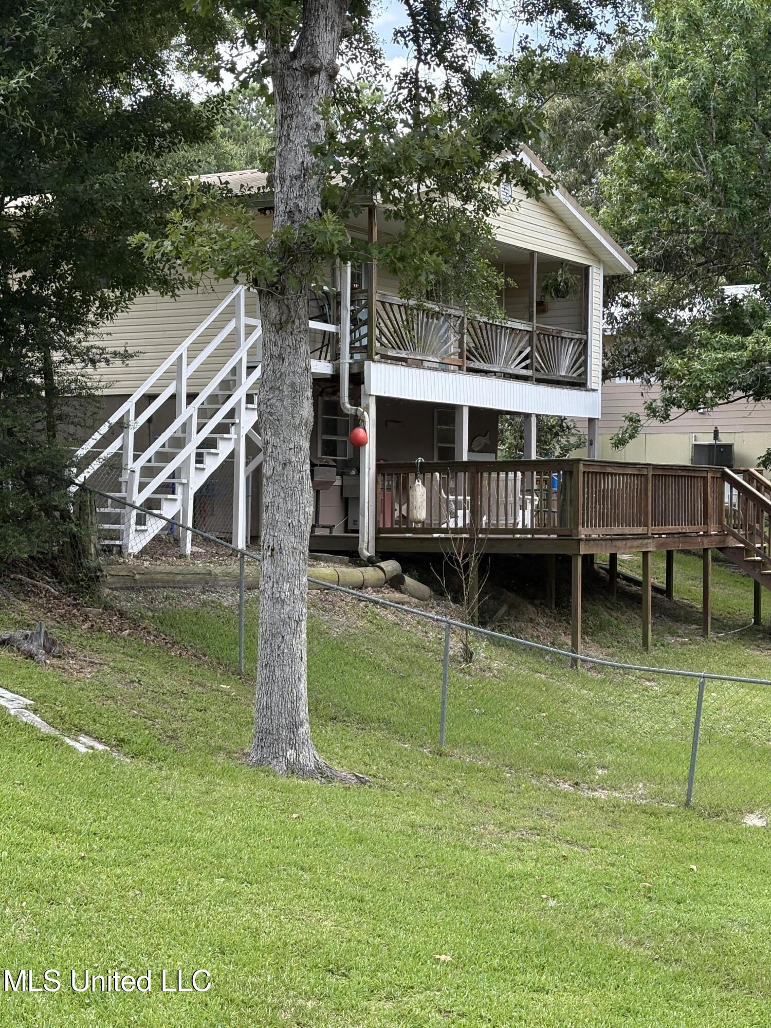 2512 Bahama Drive Property Photo 5