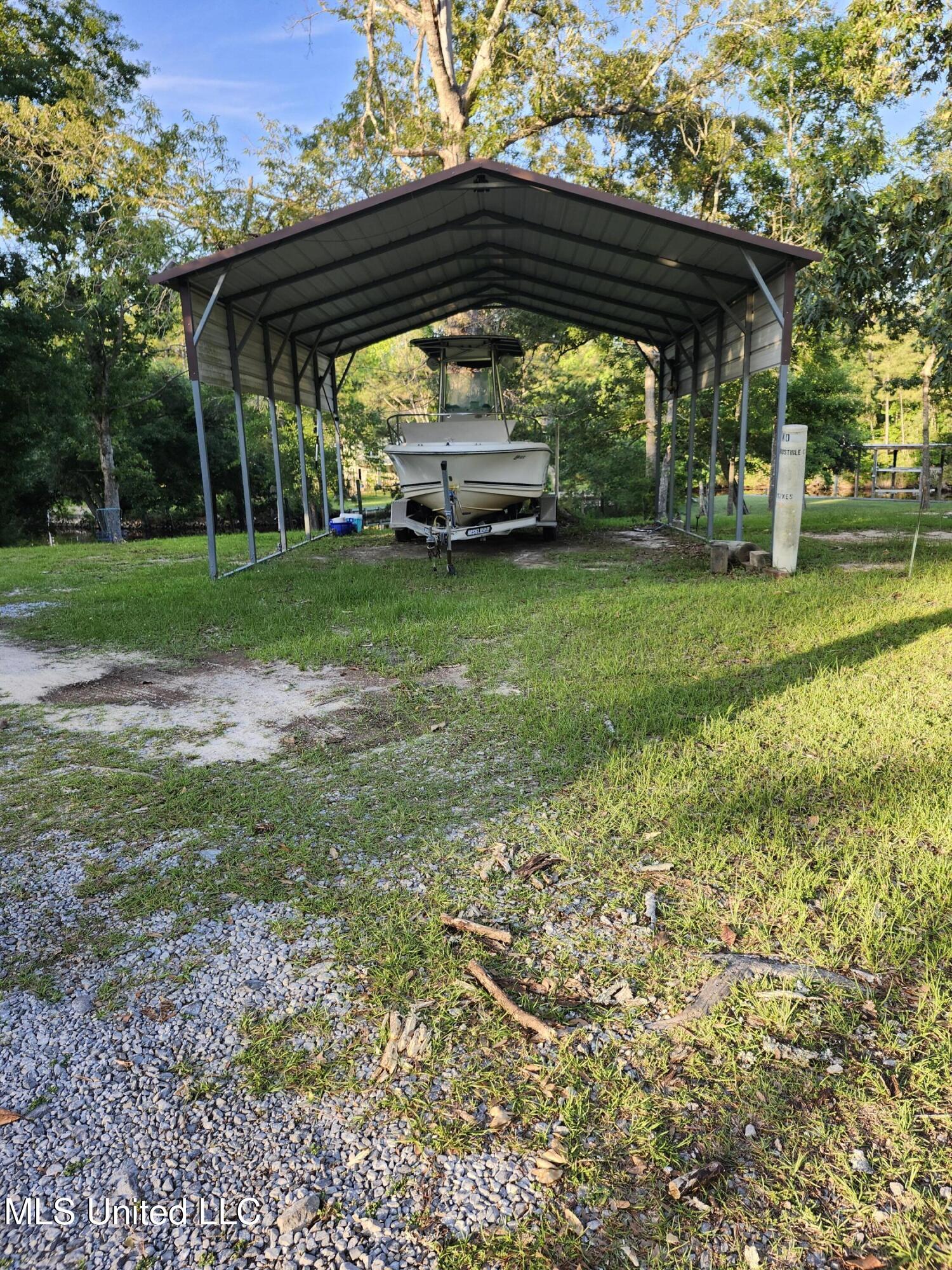 2512 Bahama Drive Property Photo 10
