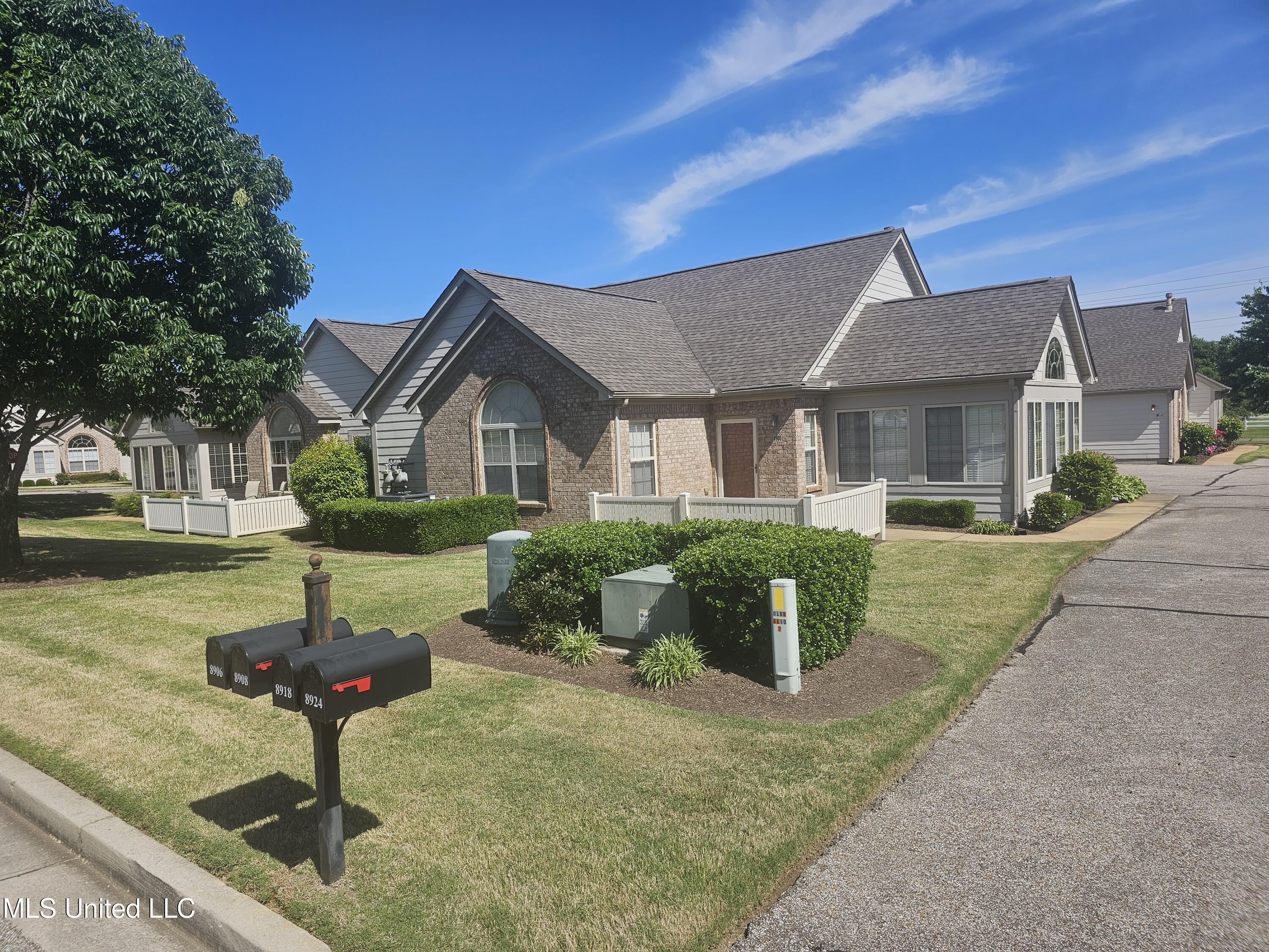 8906 Oak Branch Lane Property Photo 1