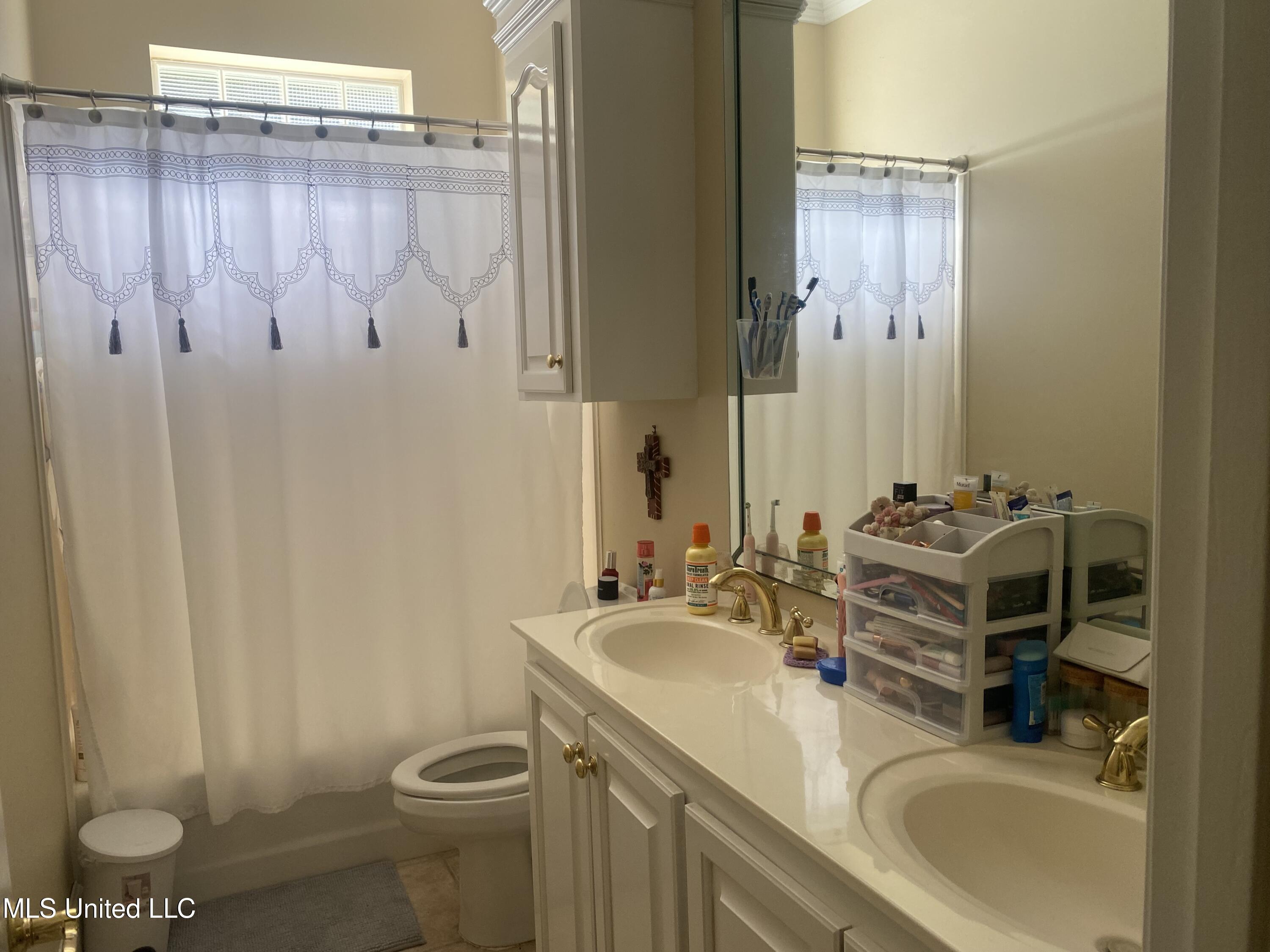 962 Glen Oaks Drive Property Photo 11