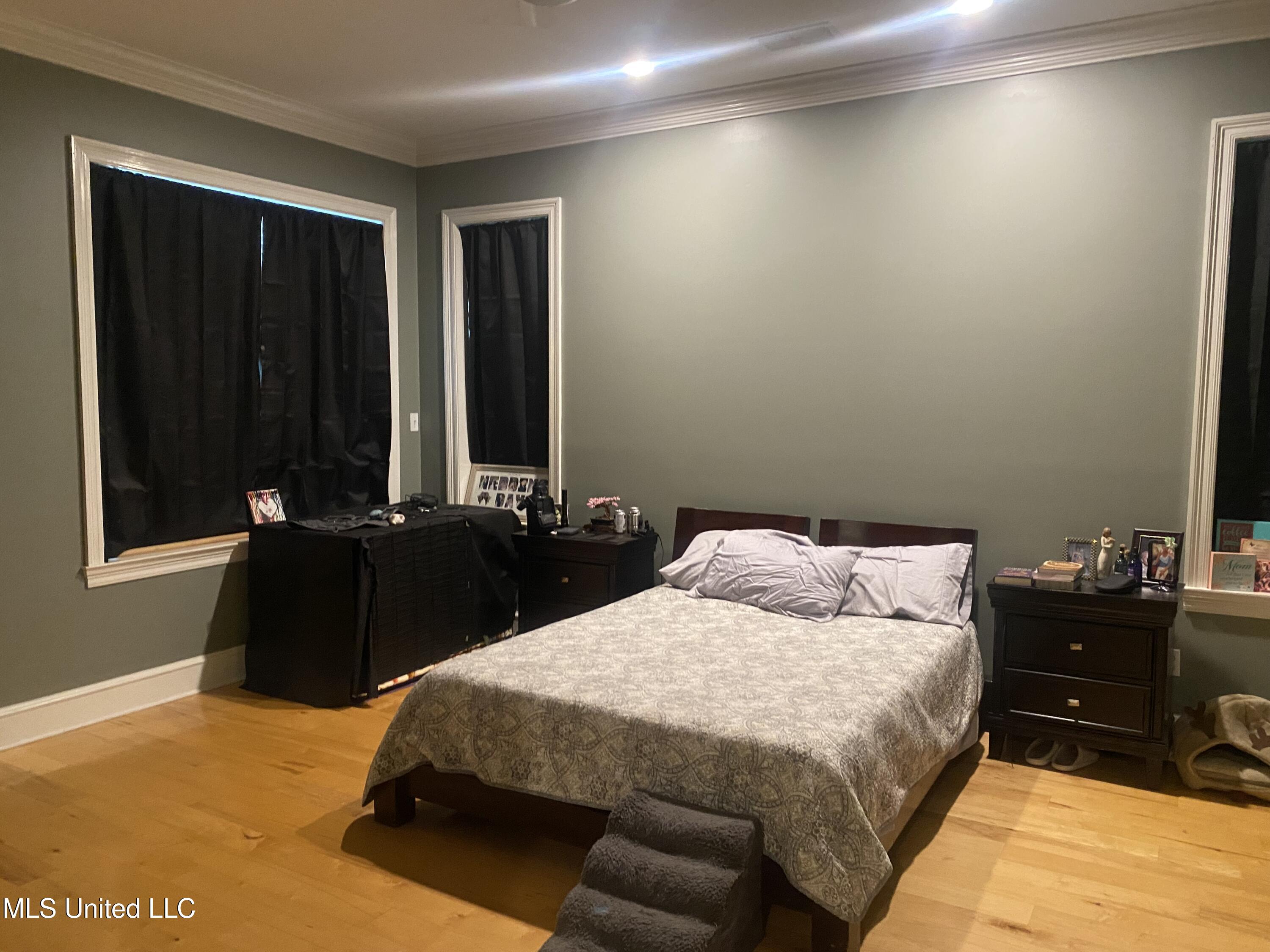 962 Glen Oaks Drive Property Photo 16