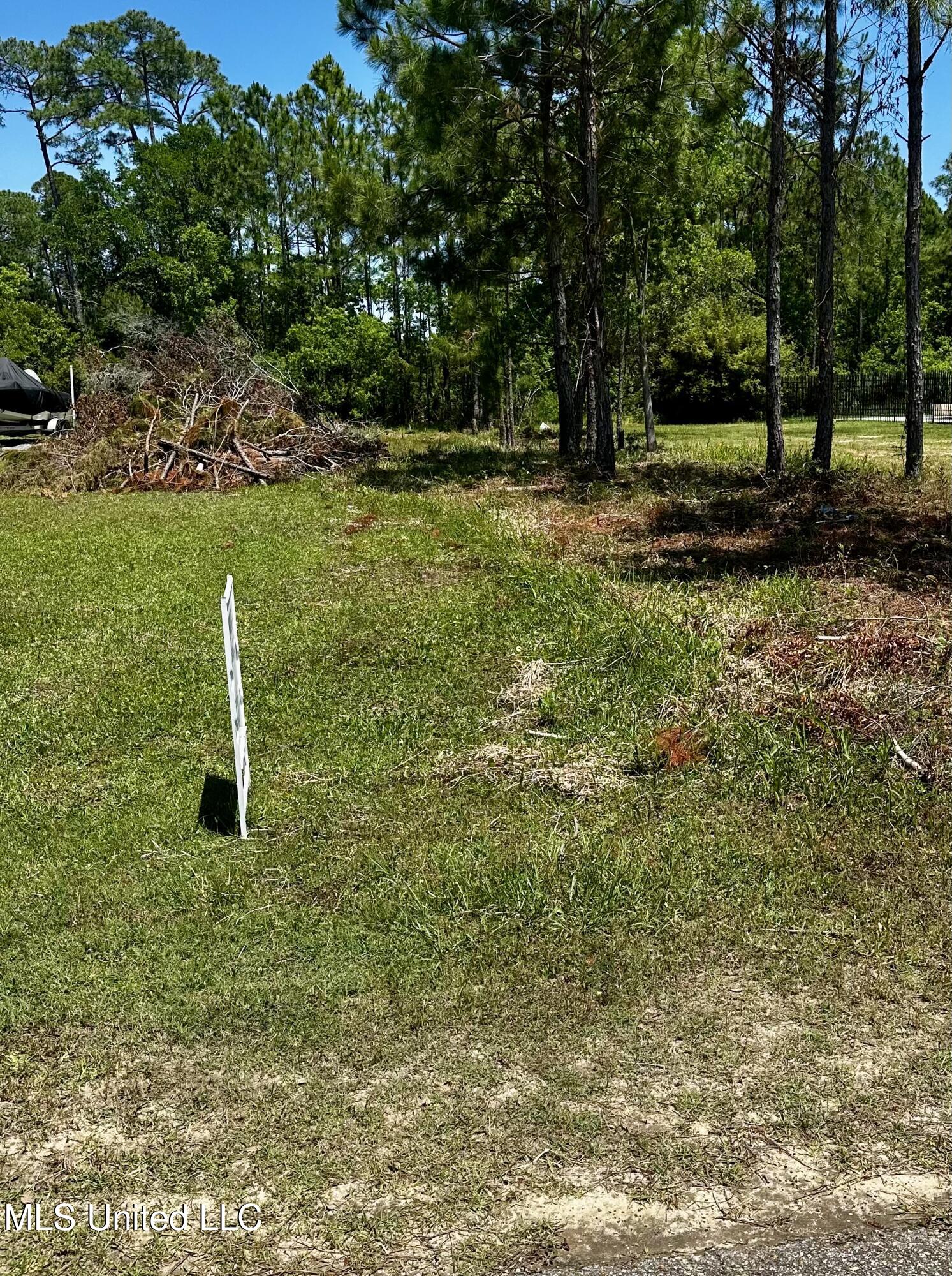 512 Sandy Hook Drive Property Photo 1