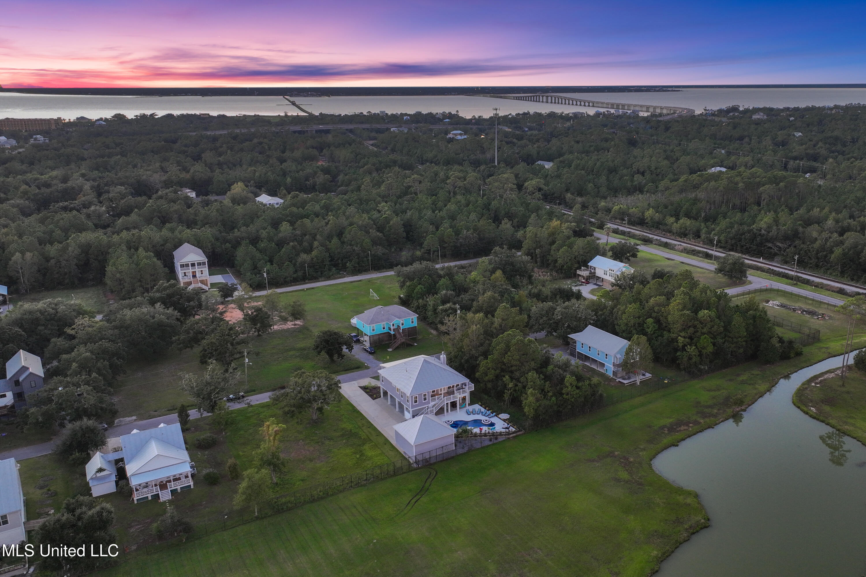 14 Sherman Avenue Property Photo 35