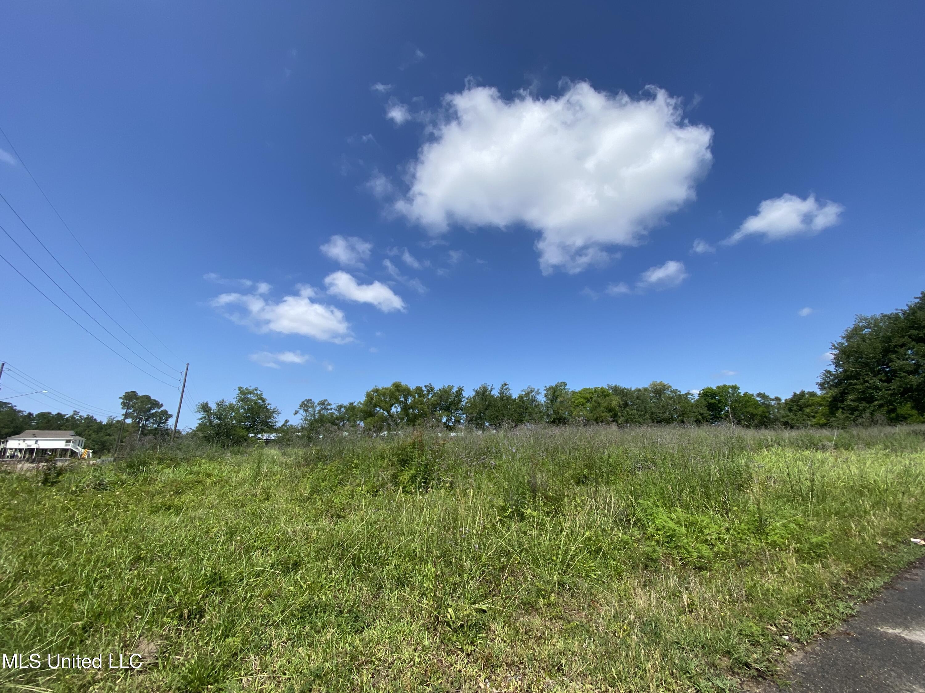 Davis Avenue Property Photo 4