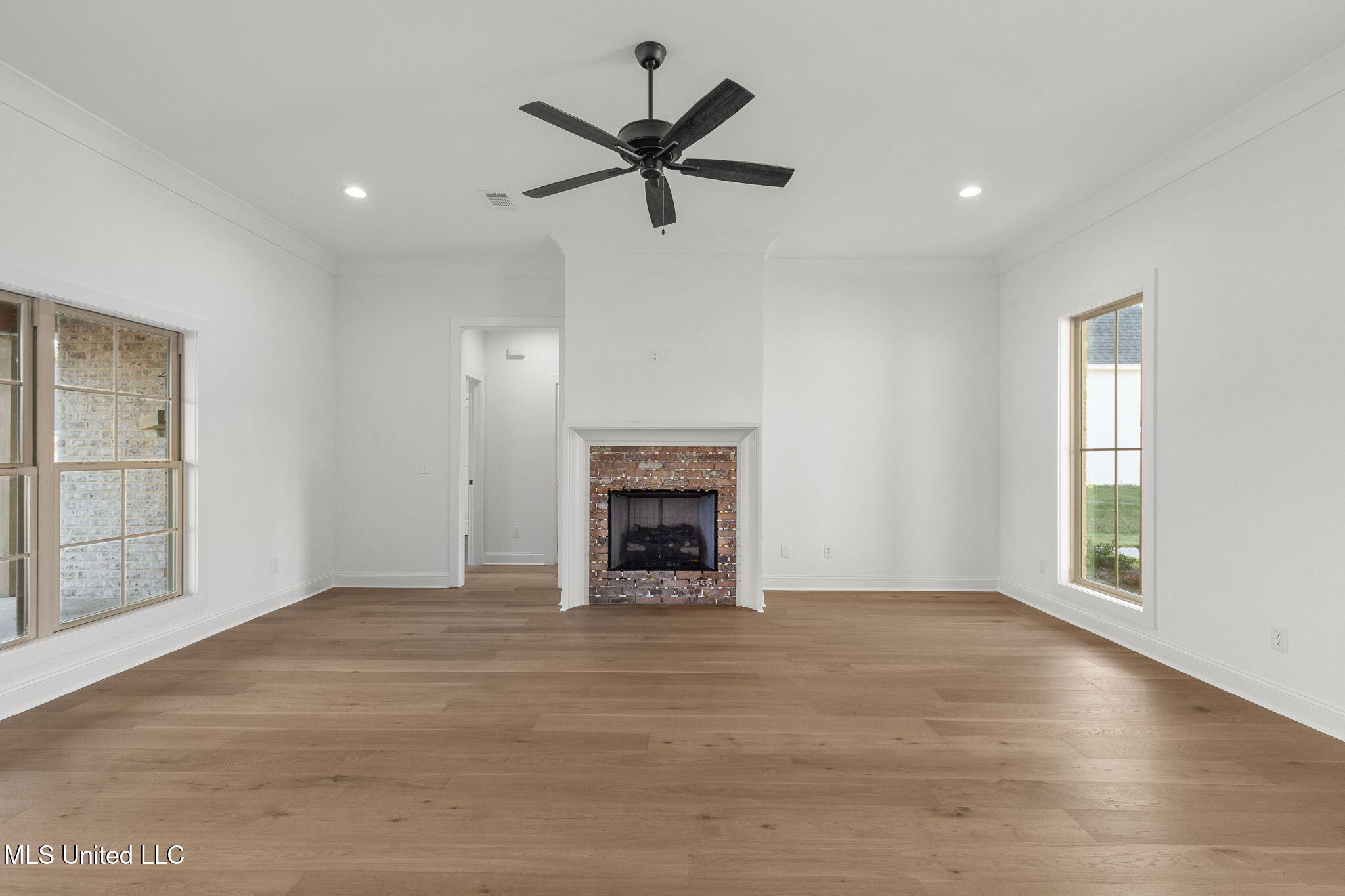 124 Lake Crest Drive Property Photo 8