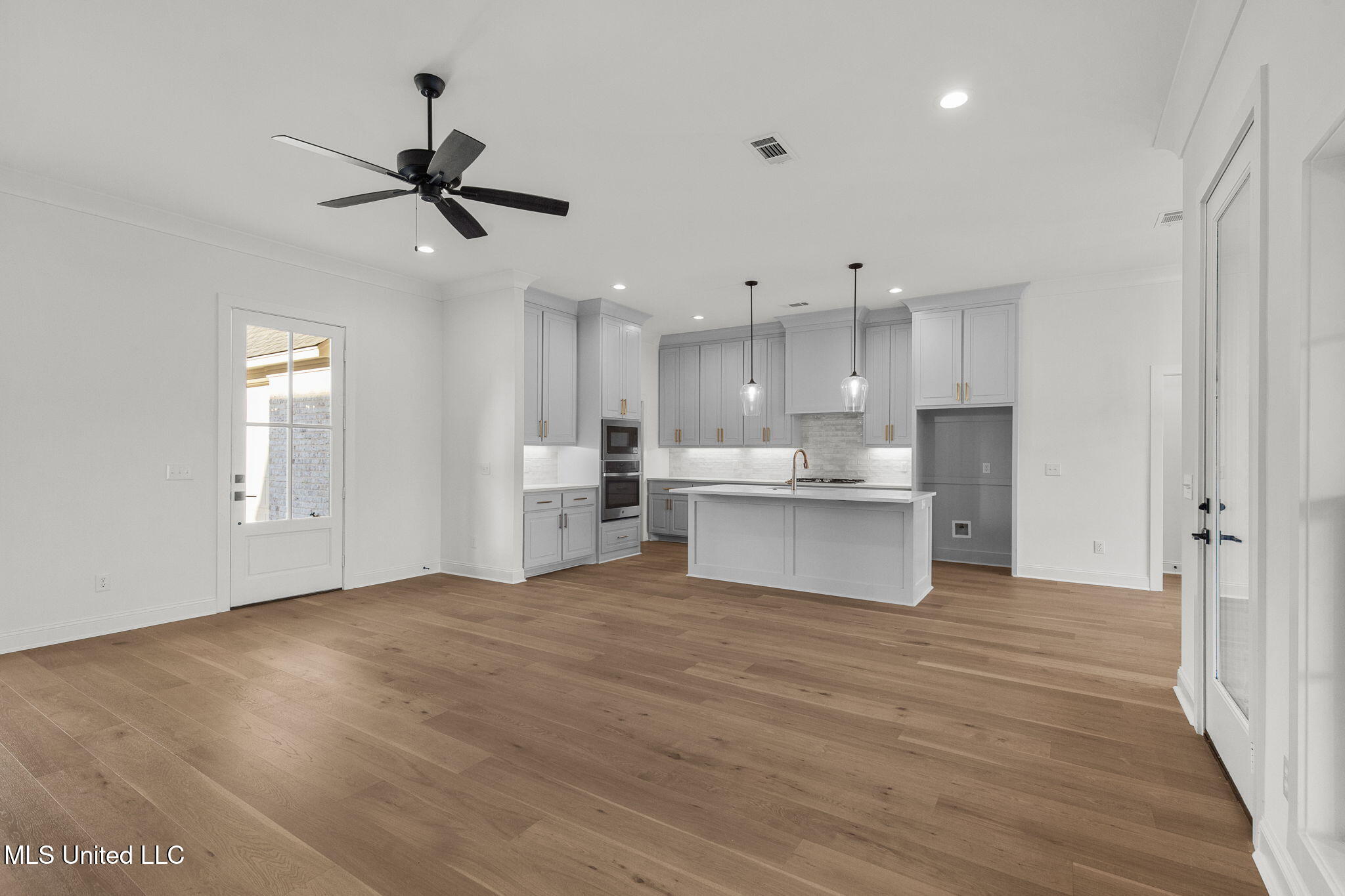 124 Lake Crest Drive Property Photo 11