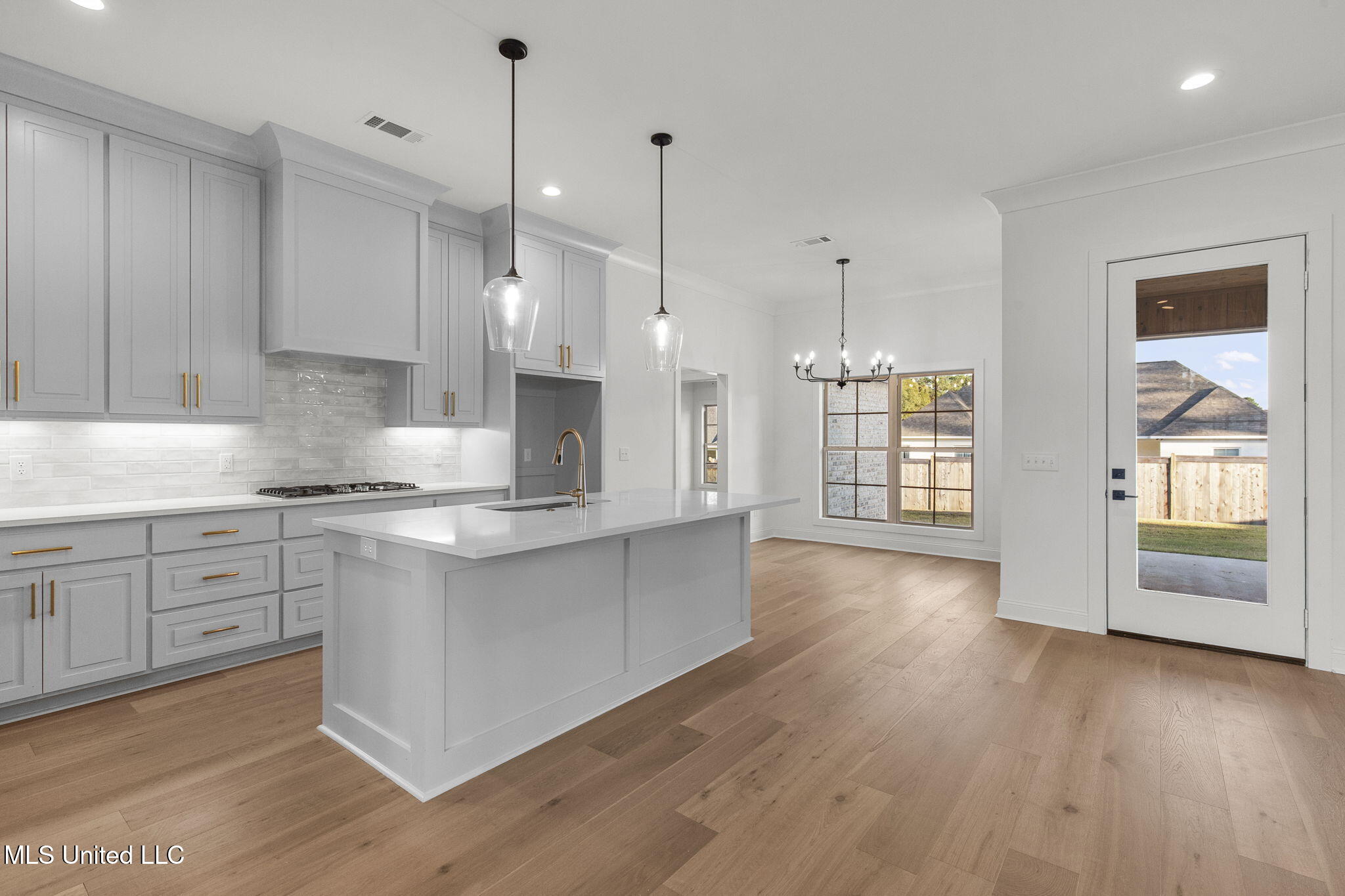 124 Lake Crest Drive Property Photo 12