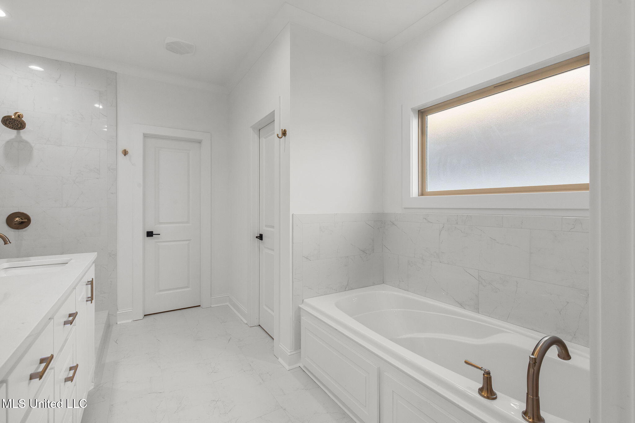 124 Lake Crest Drive Property Photo 23