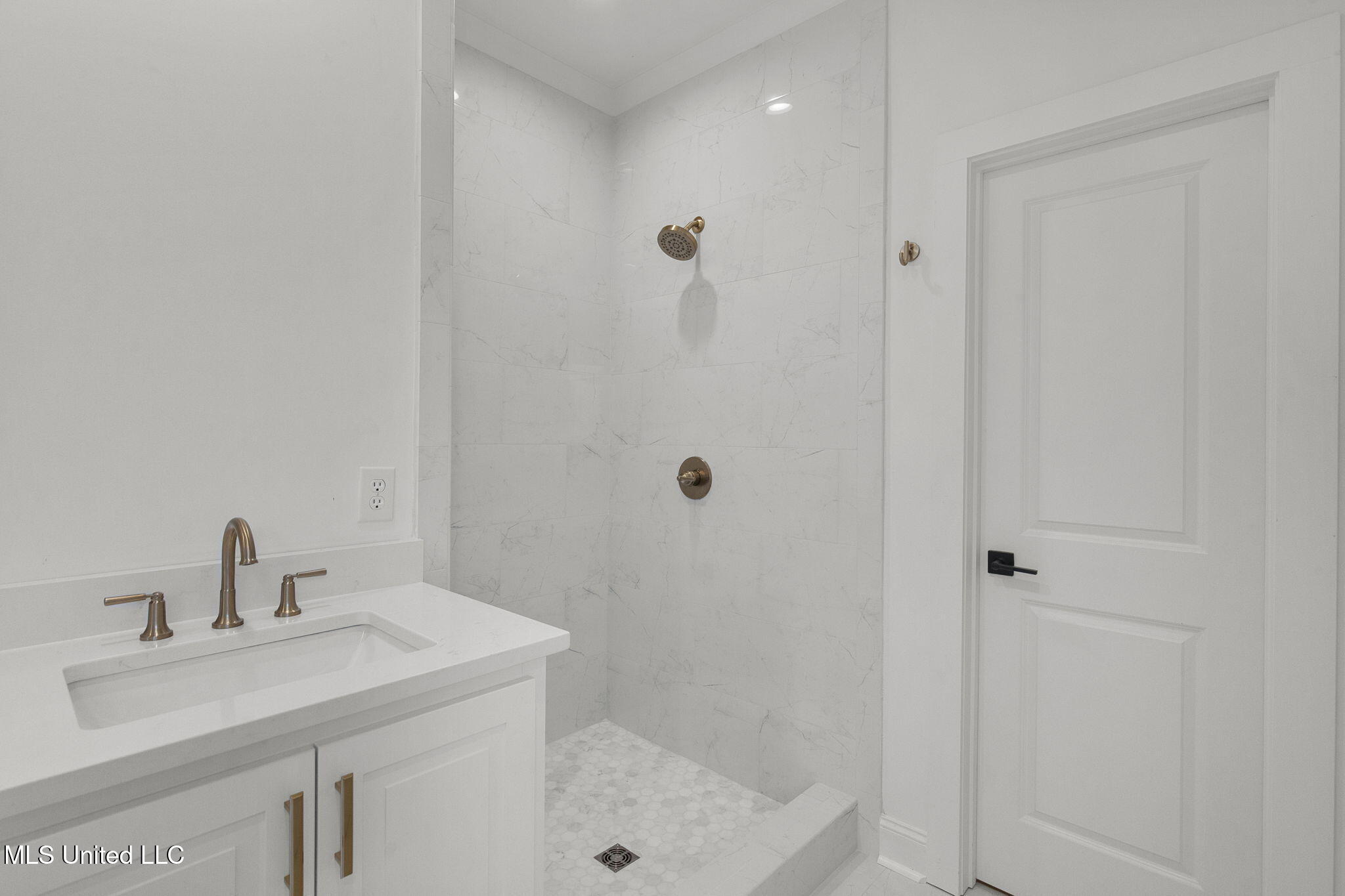 124 Lake Crest Drive Property Photo 24