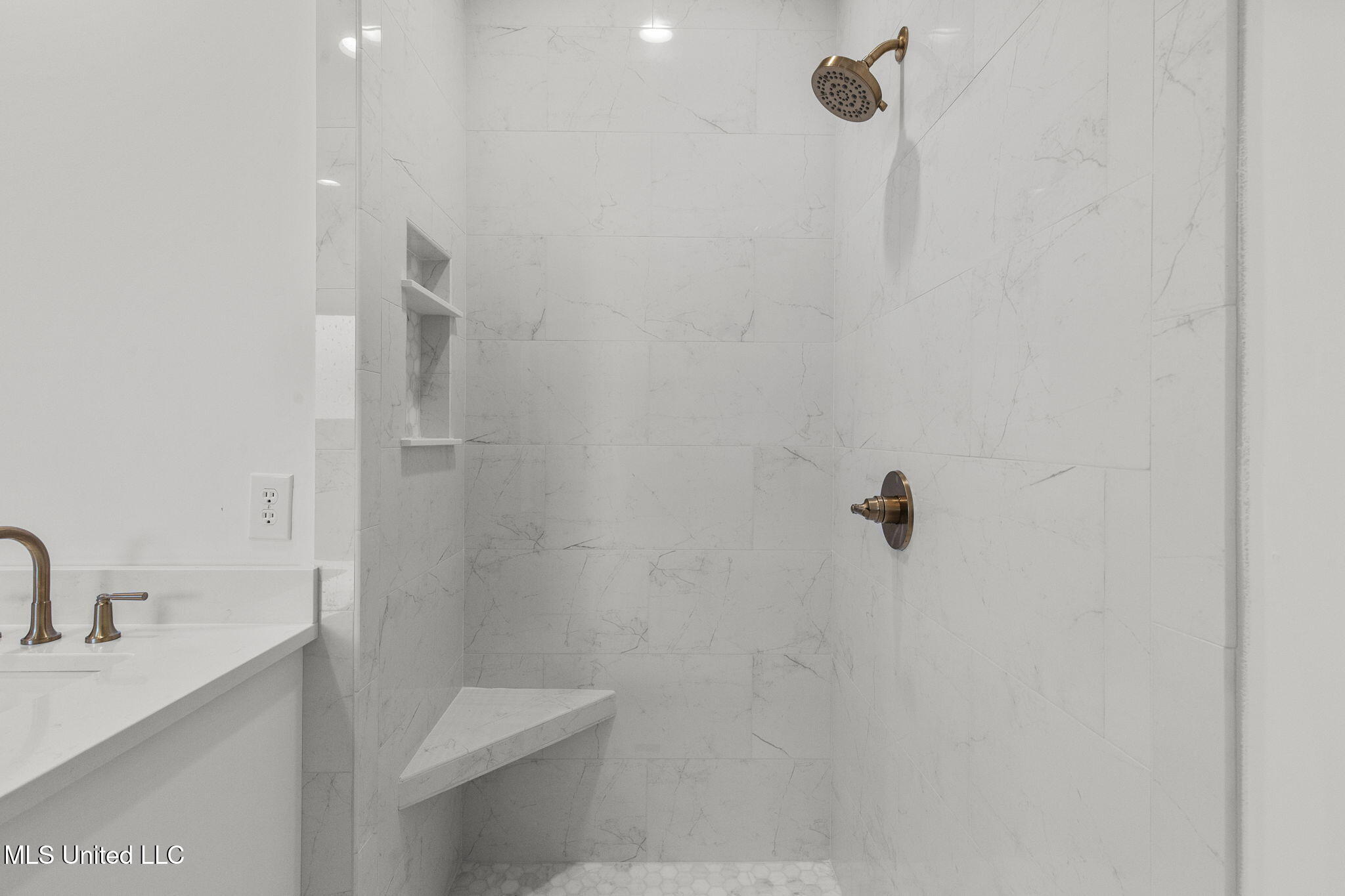 124 Lake Crest Drive Property Photo 25