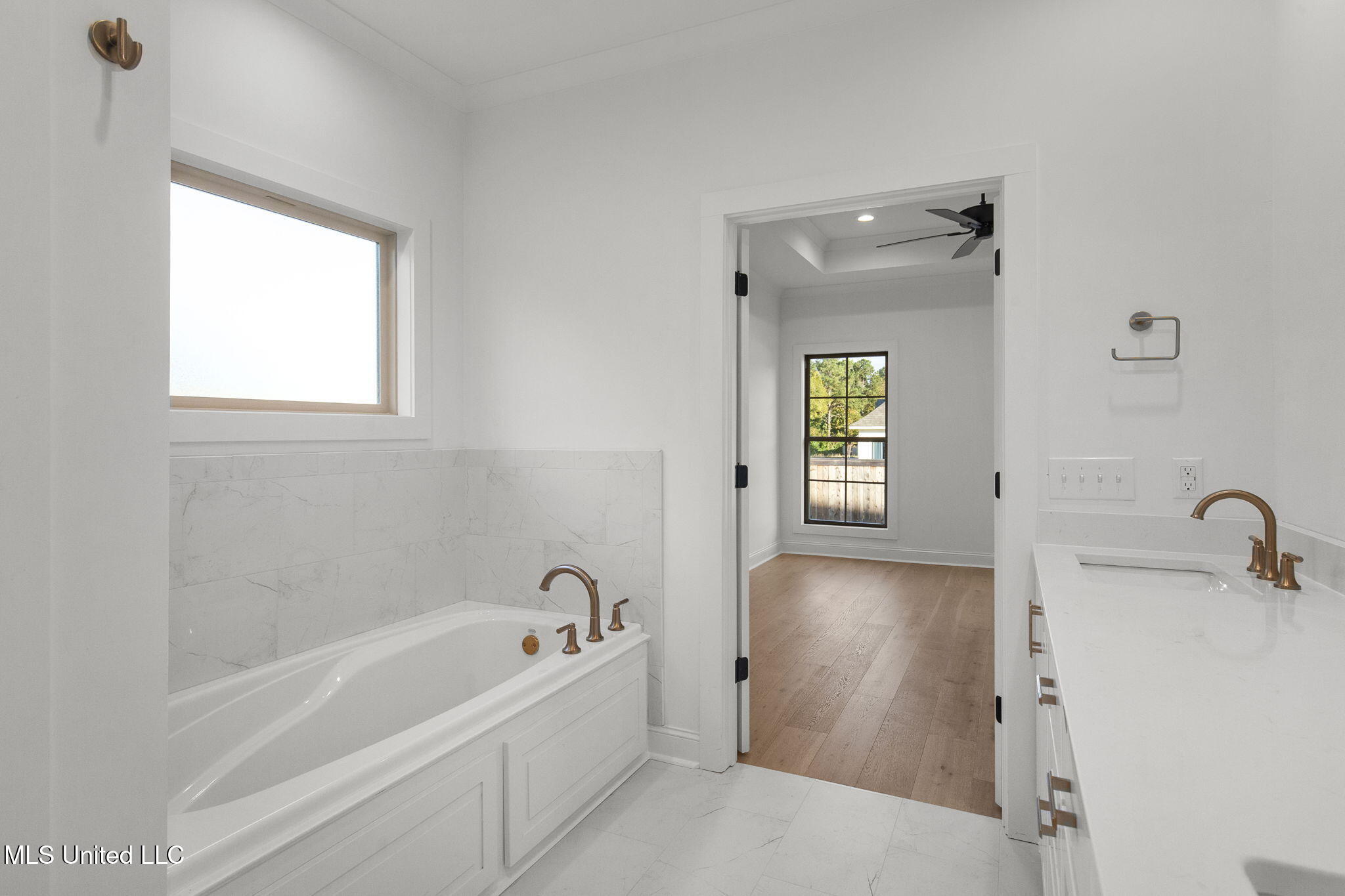 124 Lake Crest Drive Property Photo 26