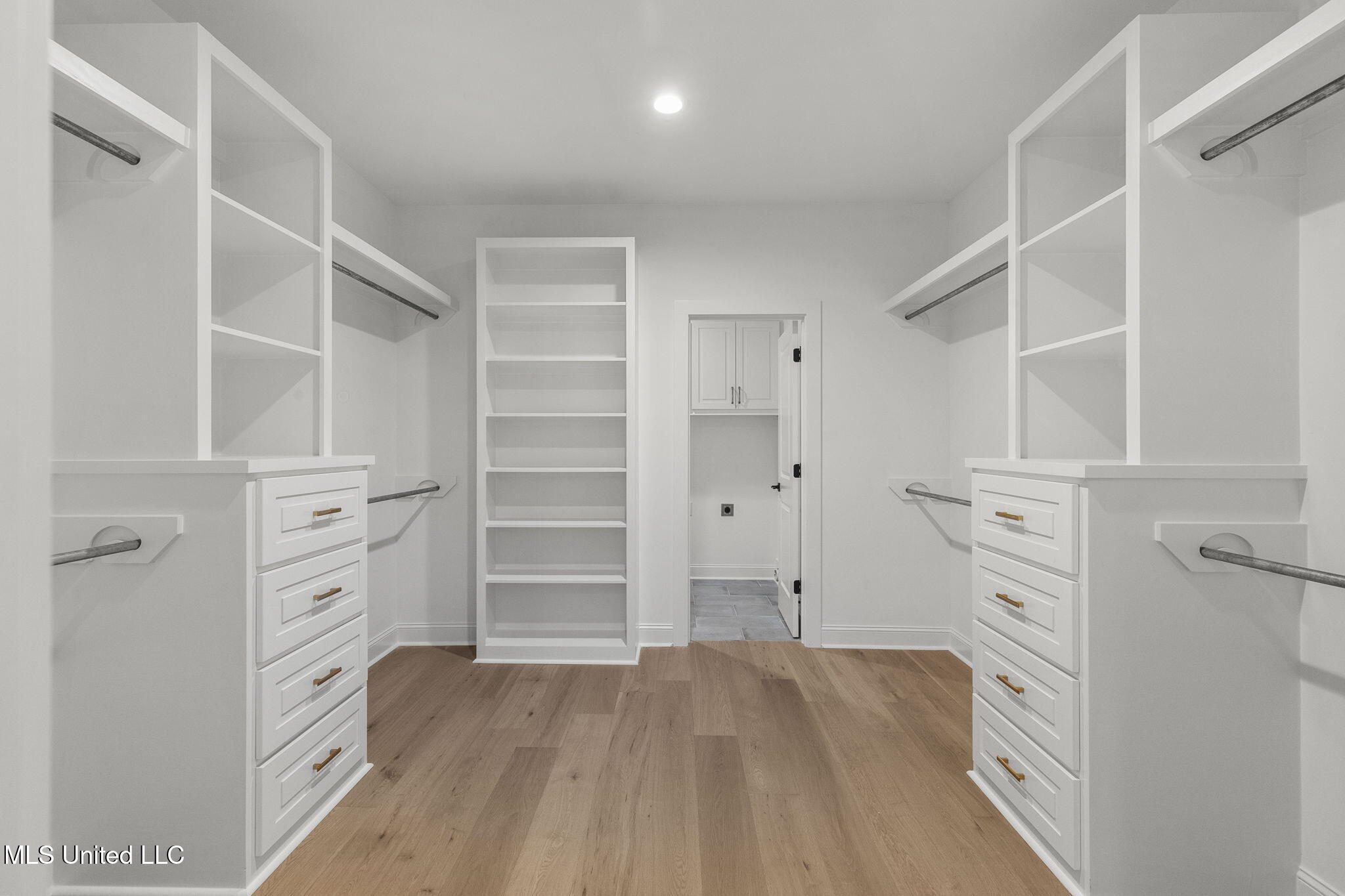 124 Lake Crest Drive Property Photo 27