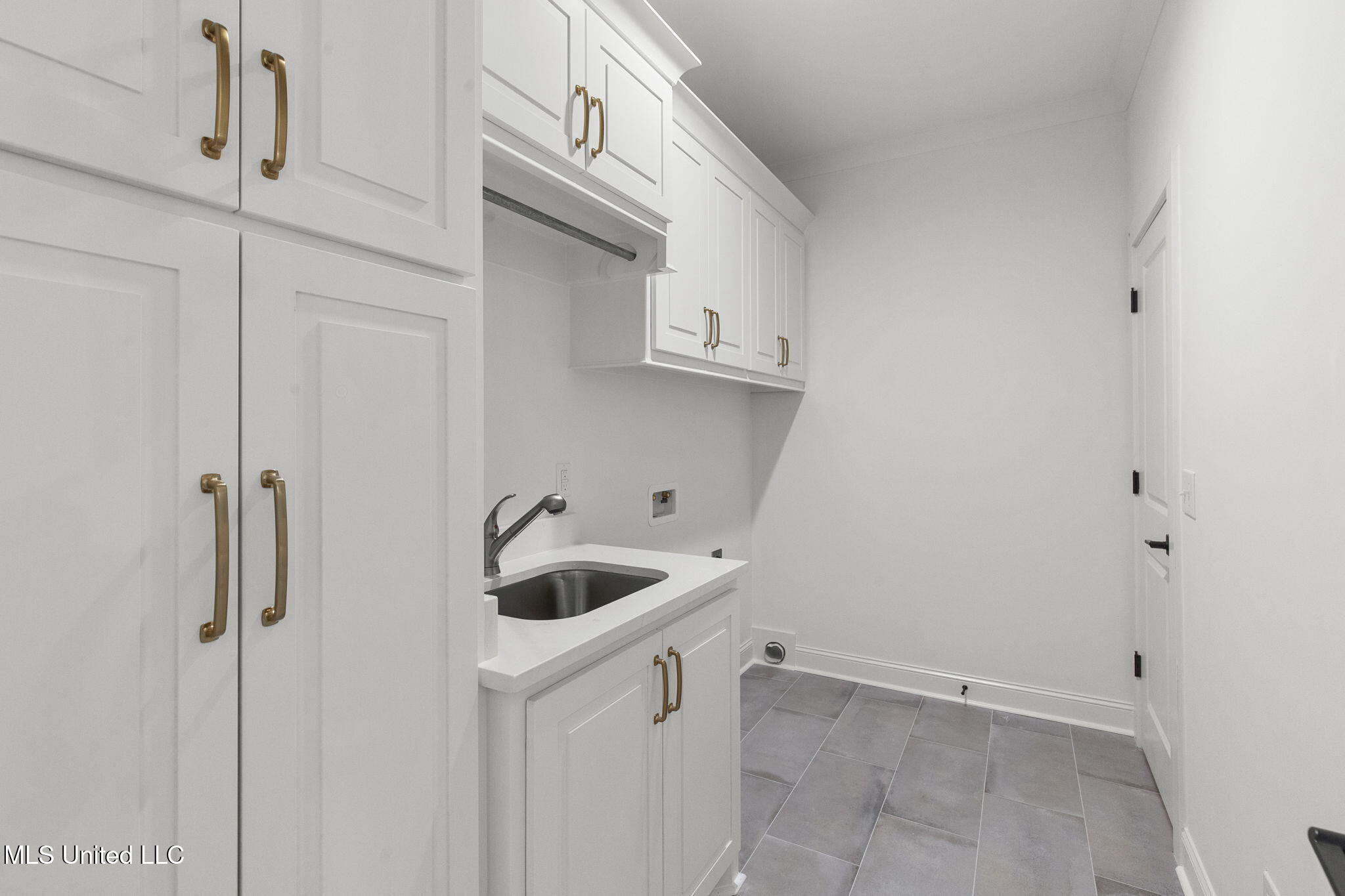 124 Lake Crest Drive Property Photo 29