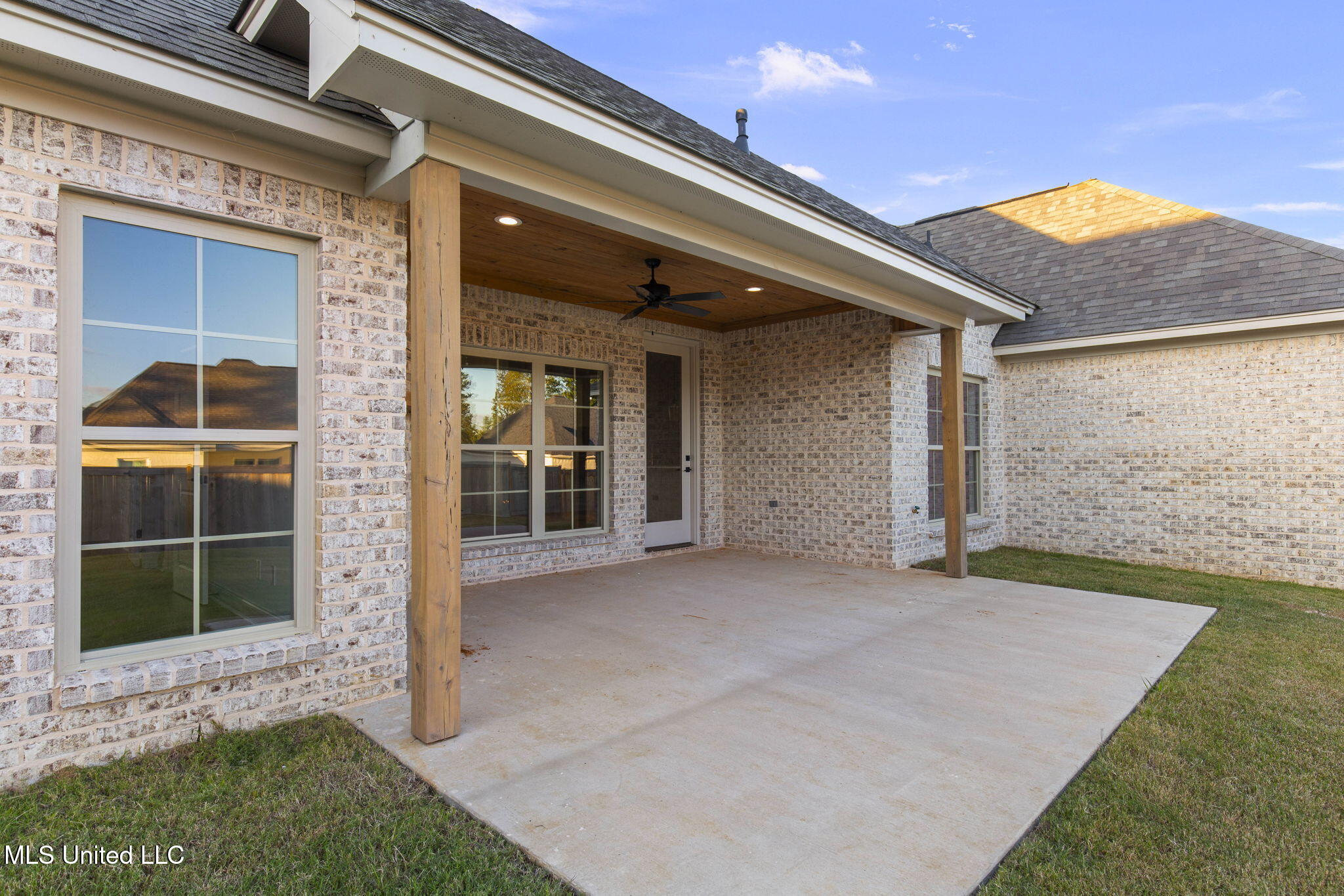 124 Lake Crest Drive Property Photo 44