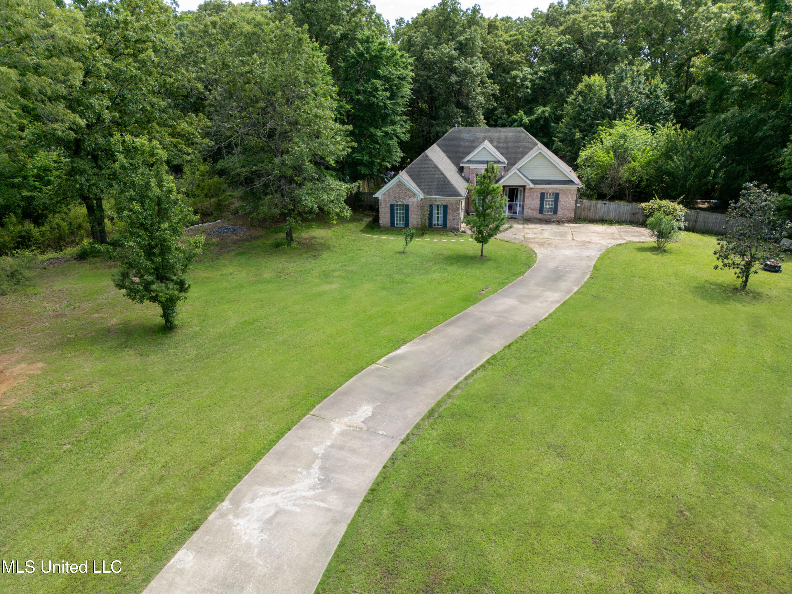 33 Timber Ridge Drive Property Photo 1