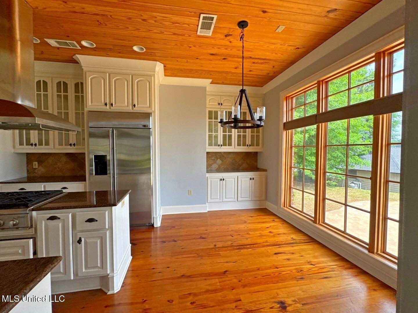 162 Lake Ridge Drive Property Photo 4