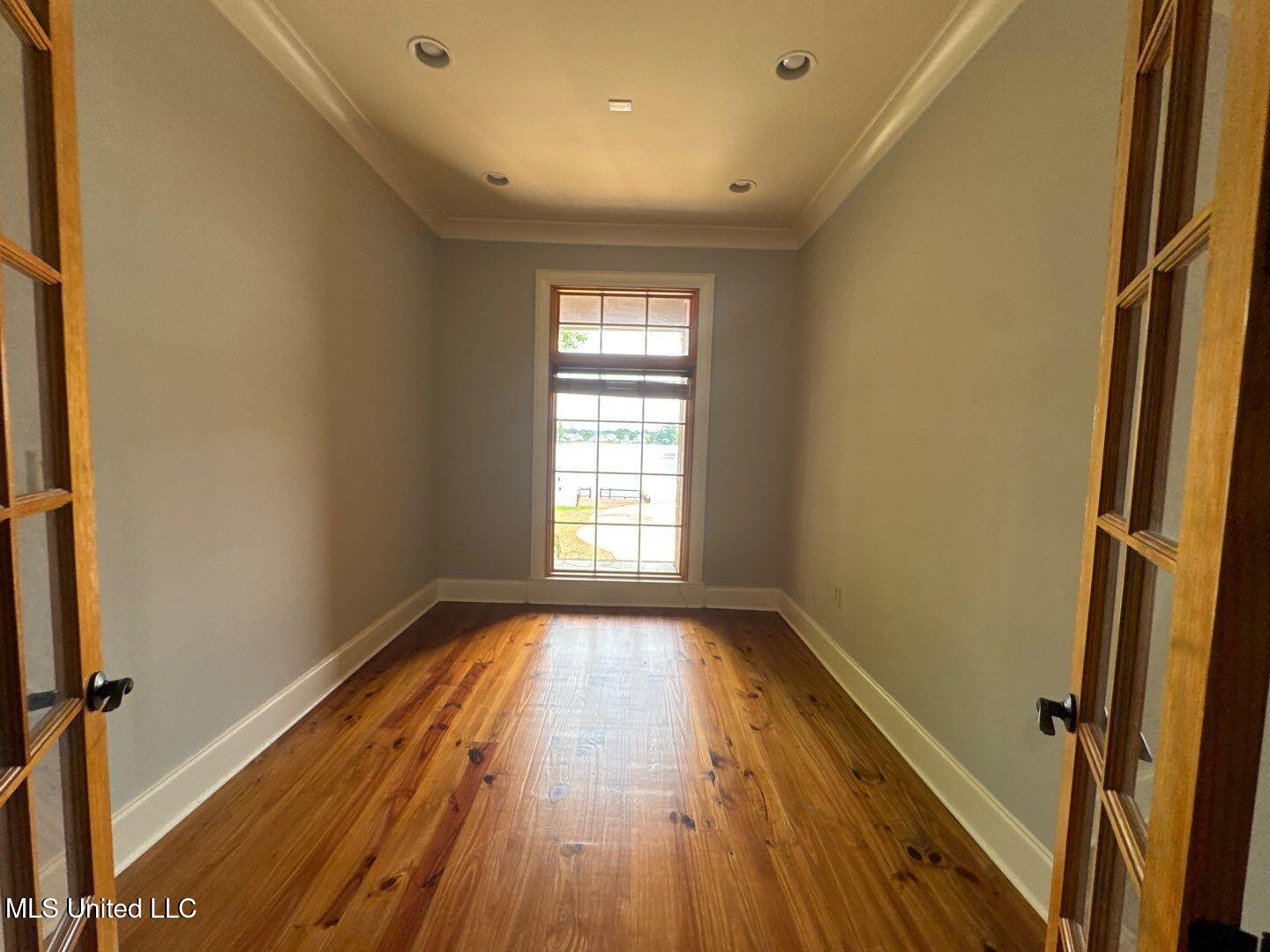 162 Lake Ridge Drive Property Photo 7