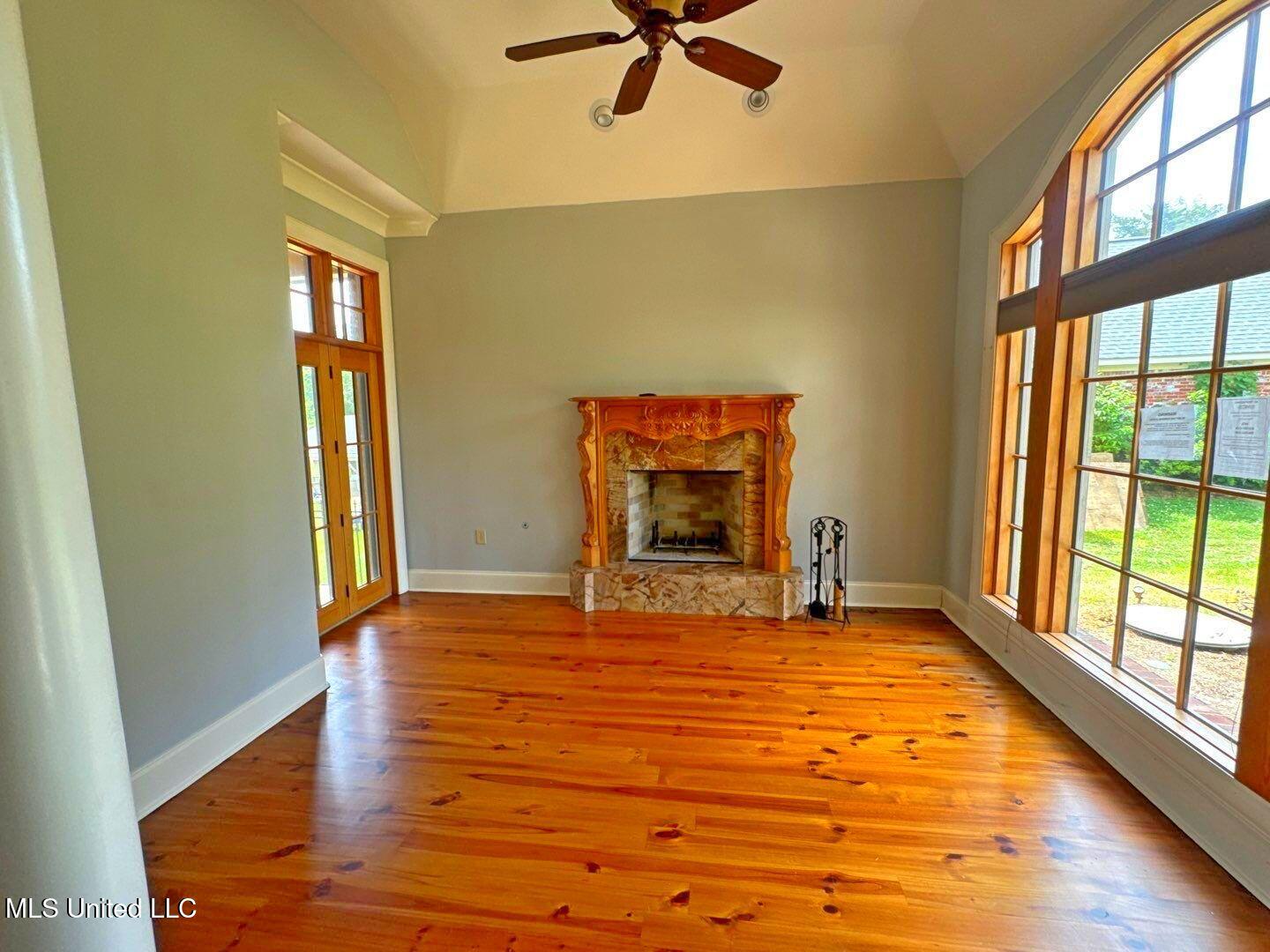 162 Lake Ridge Drive Property Photo 8