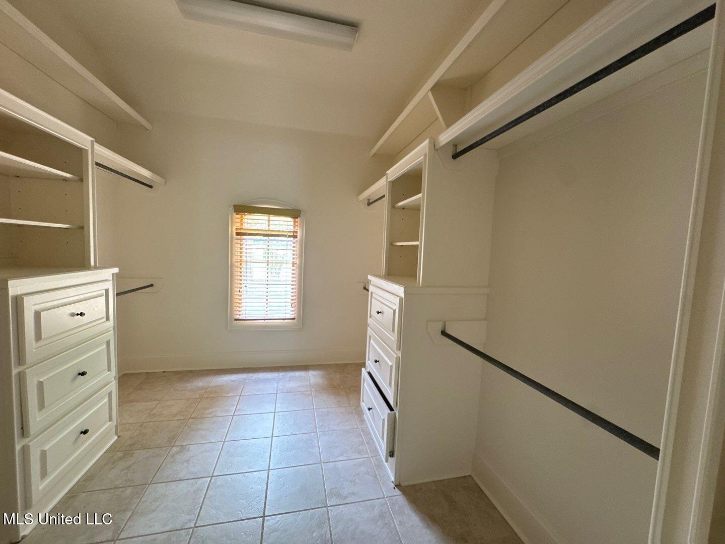 162 Lake Ridge Drive Property Photo 12