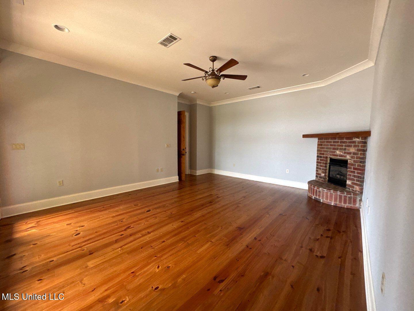 162 Lake Ridge Drive Property Photo 13