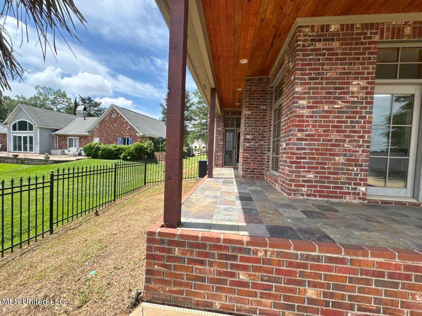 162 Lake Ridge Drive Property Photo 28