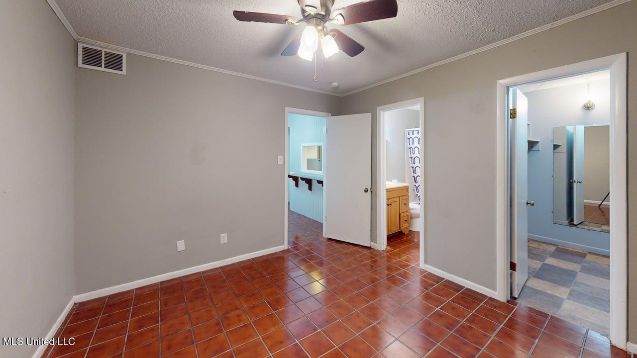 413 Kahler Street Property Photo 16