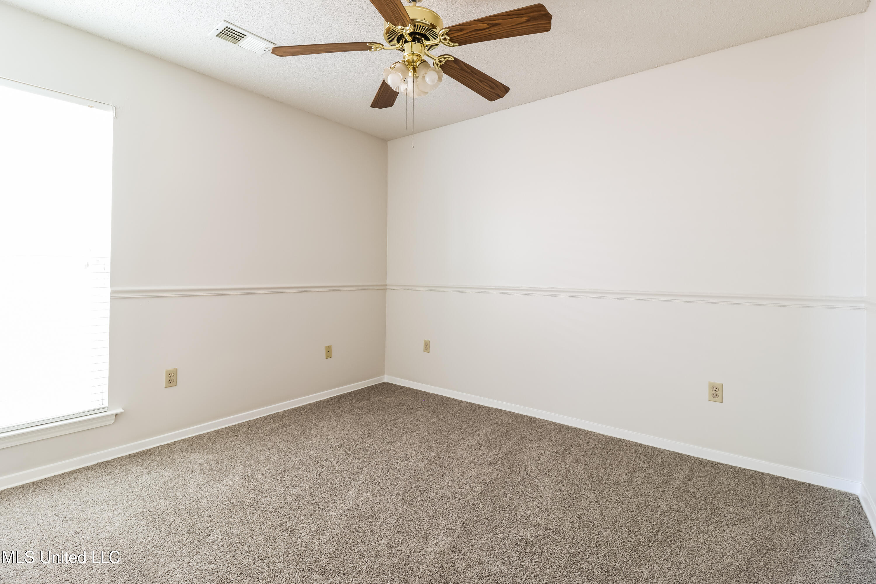 7692 Lilly Lane Property Photo 12
